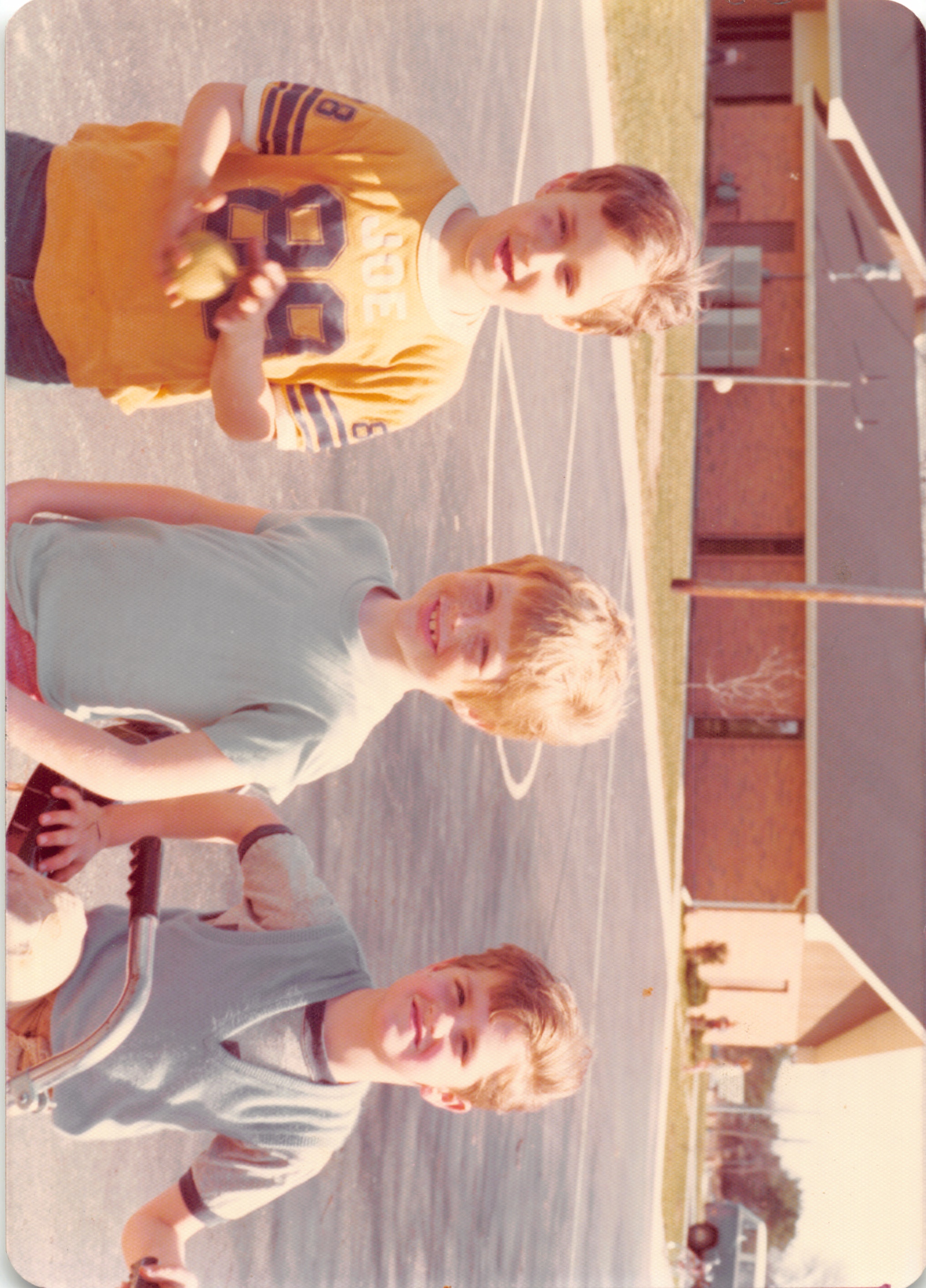 1975_004.jpg