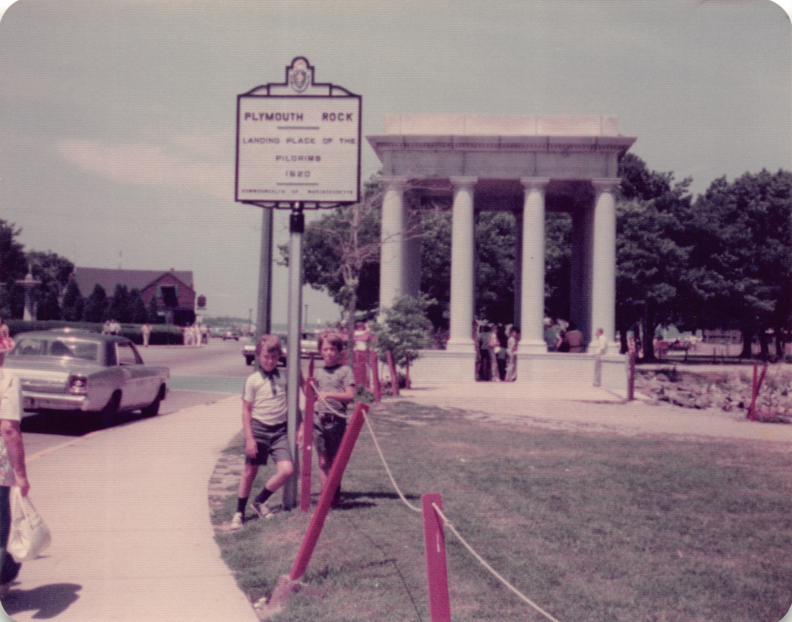 1975_081.jpg