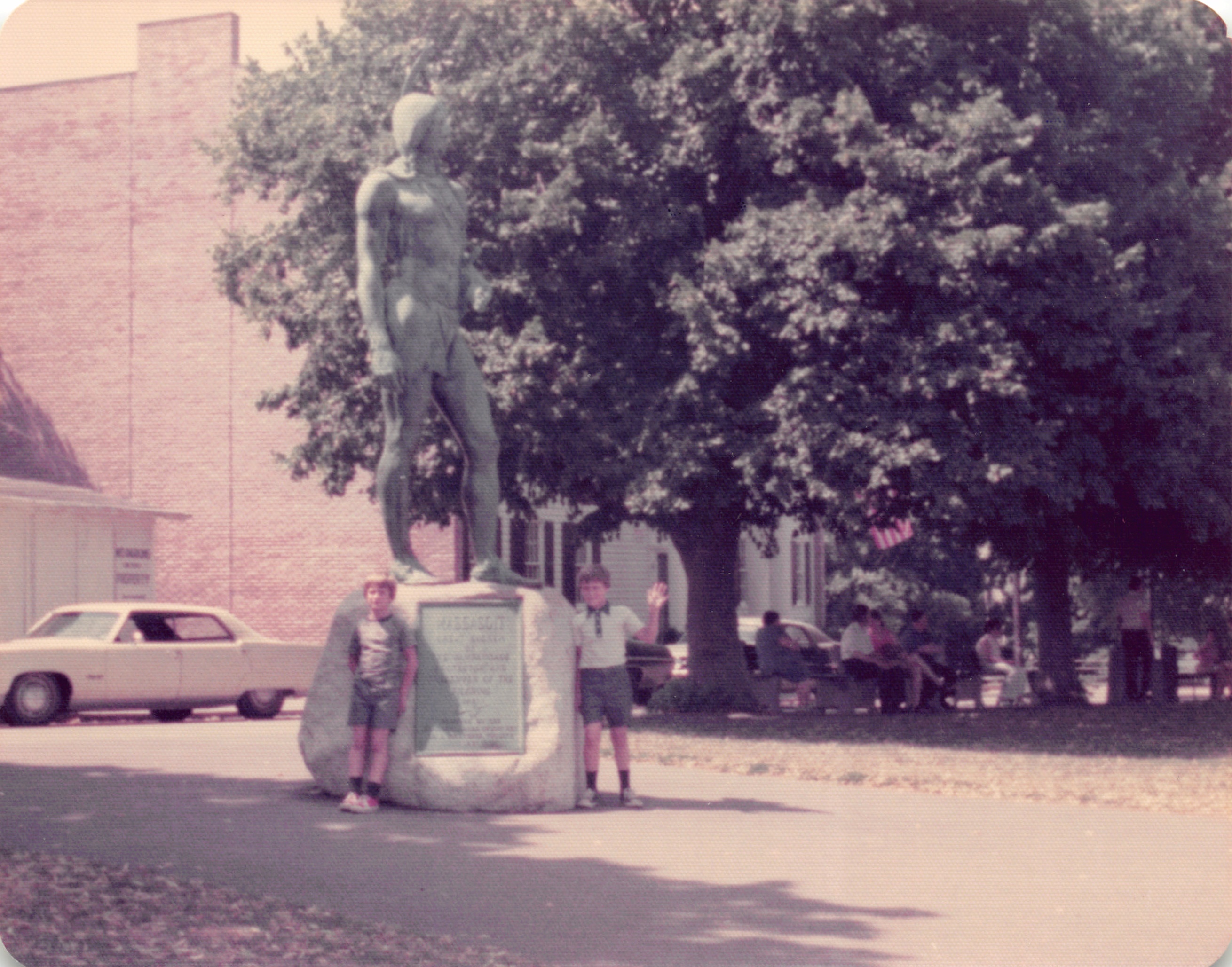 1975_085.jpg