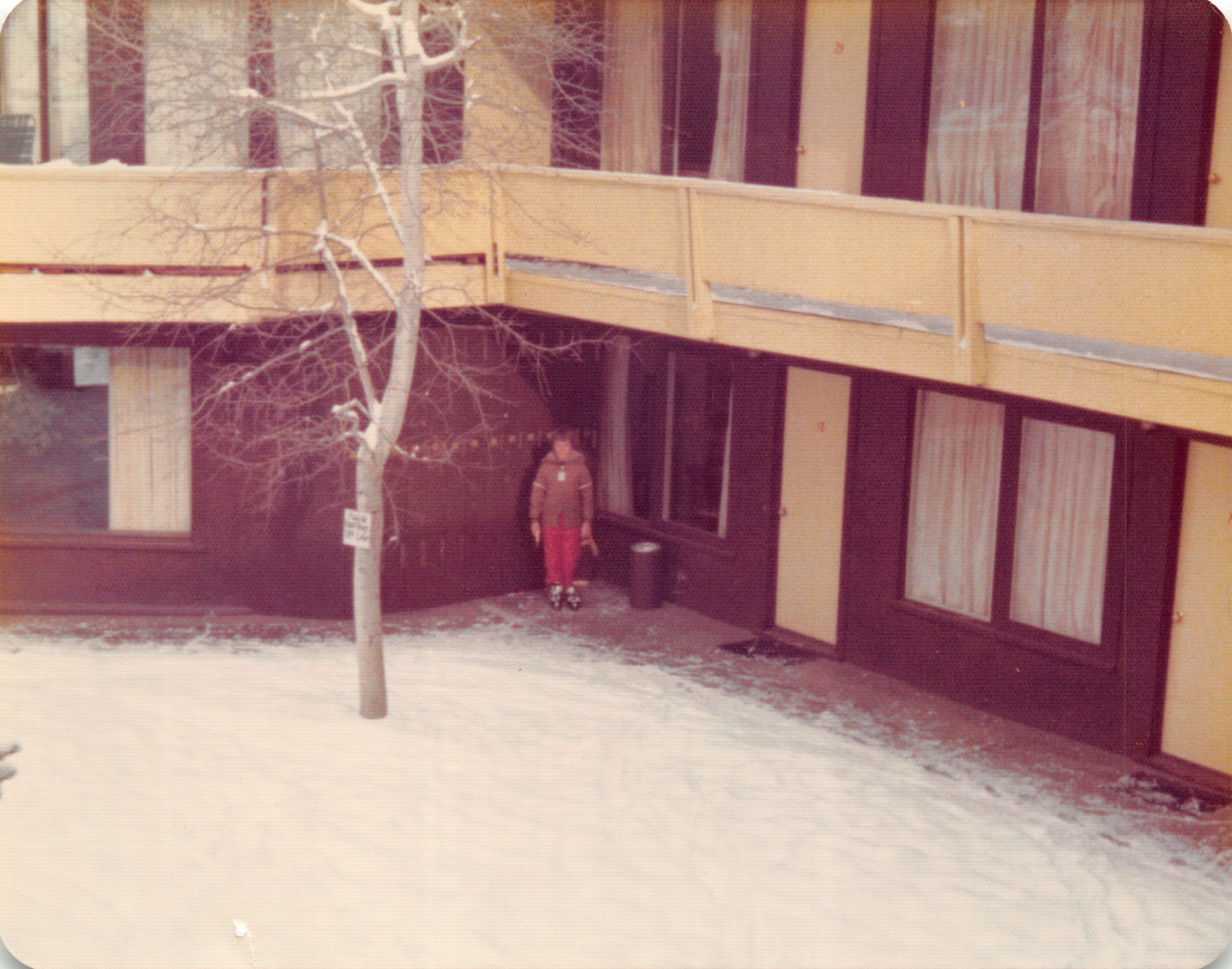 1975_213.jpg