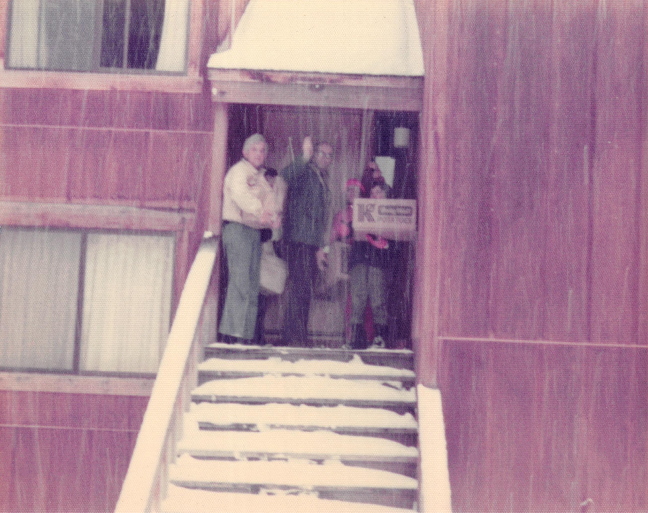 1976_165.jpg