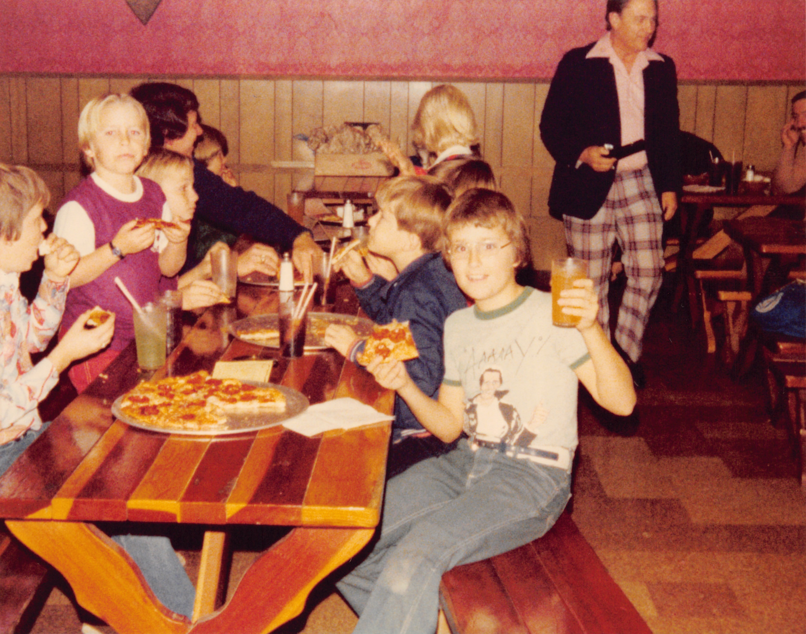 1977_004.jpg