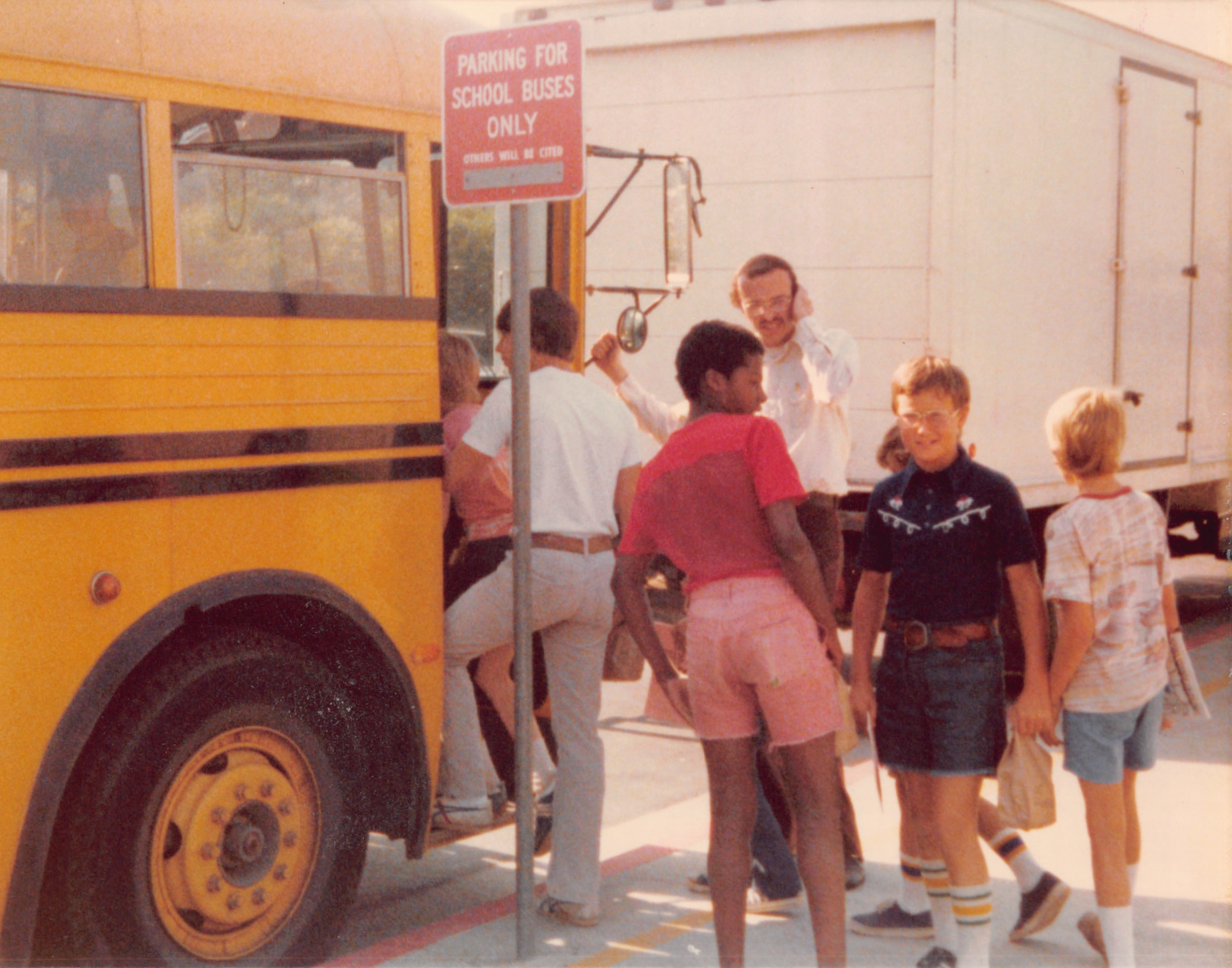 1977_074.jpg