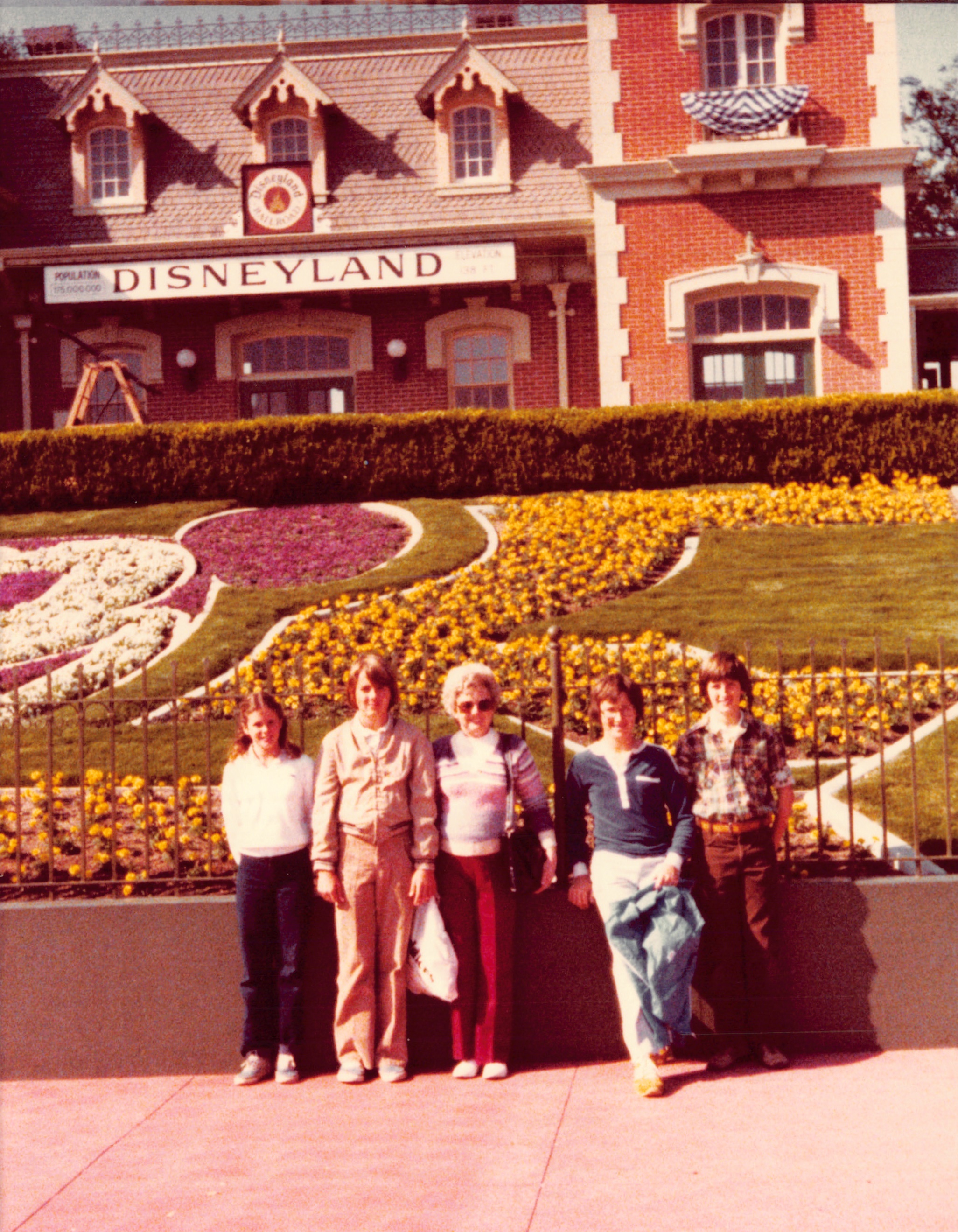 1980e_0101.jpg
