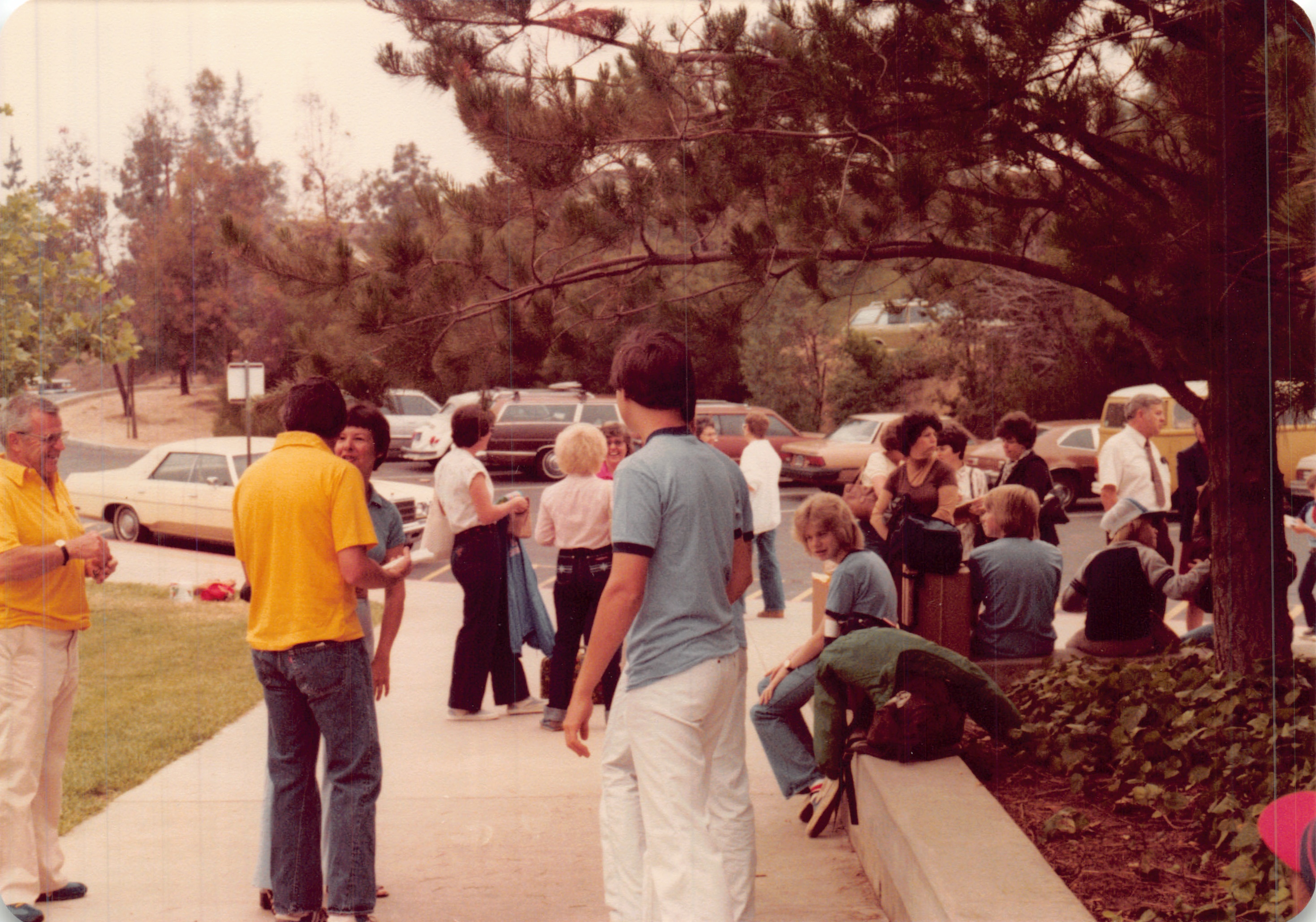 1982a_0712.jpg