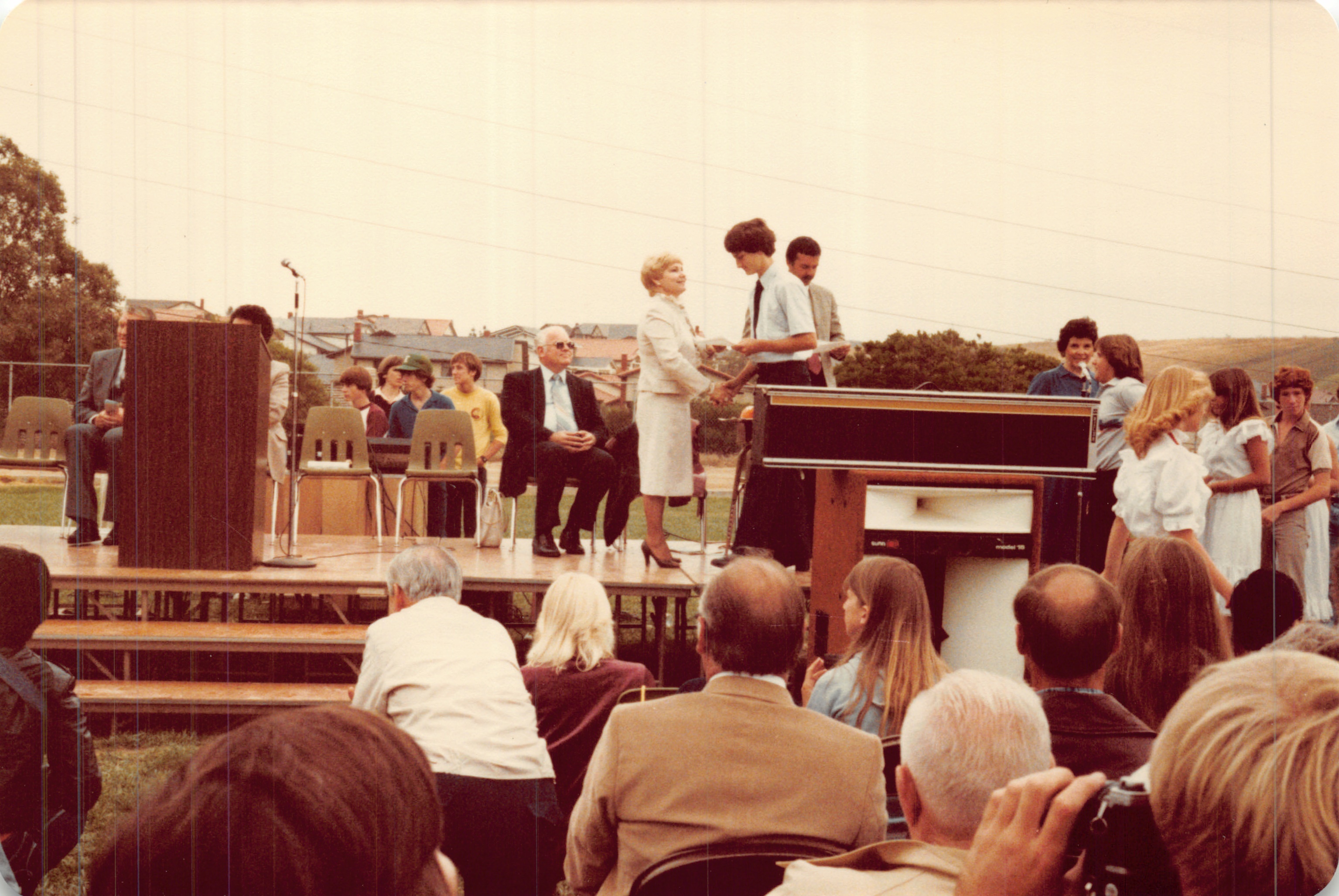 1982a_0717.jpg