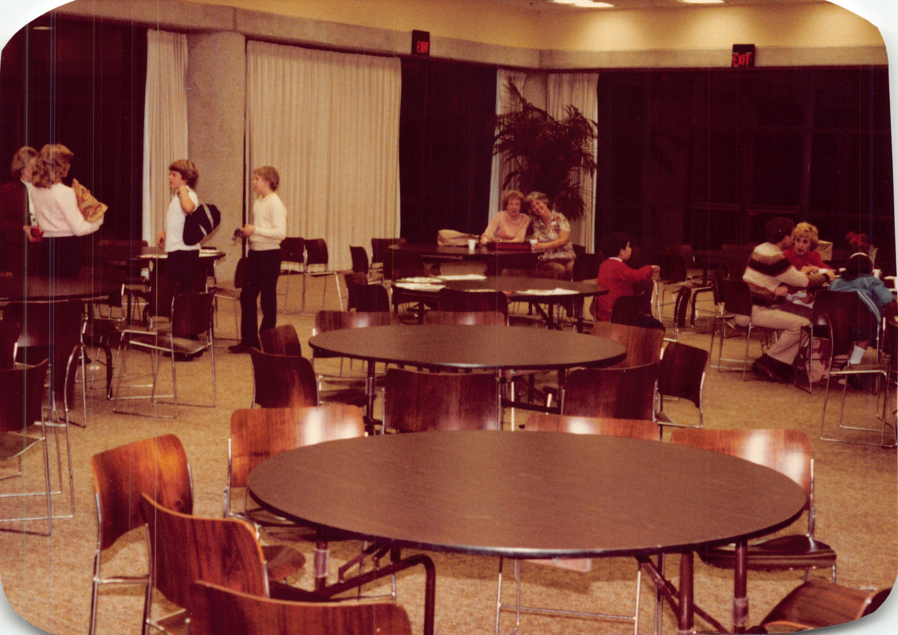 1982a_0822.jpg