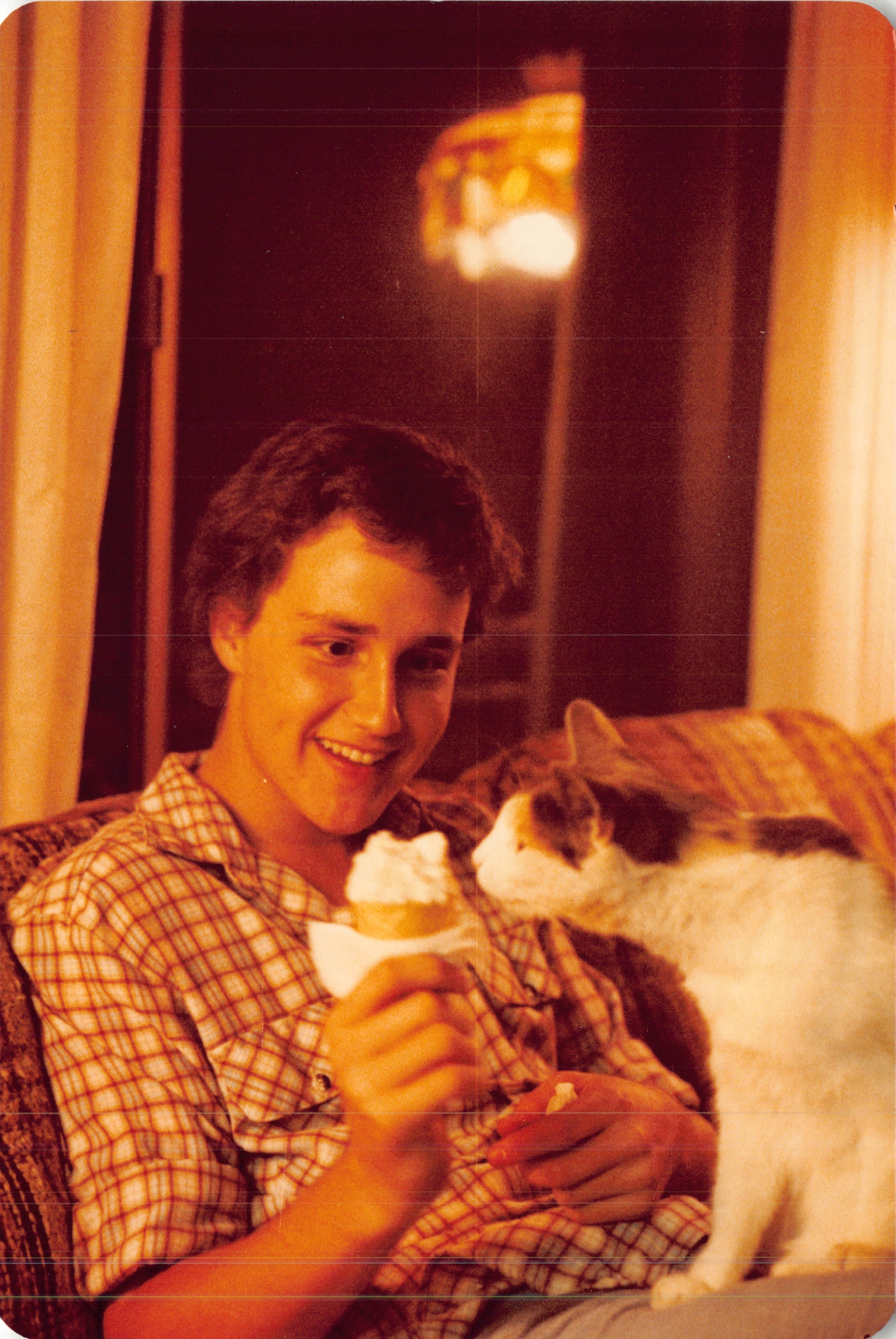 1982a_0832.jpg