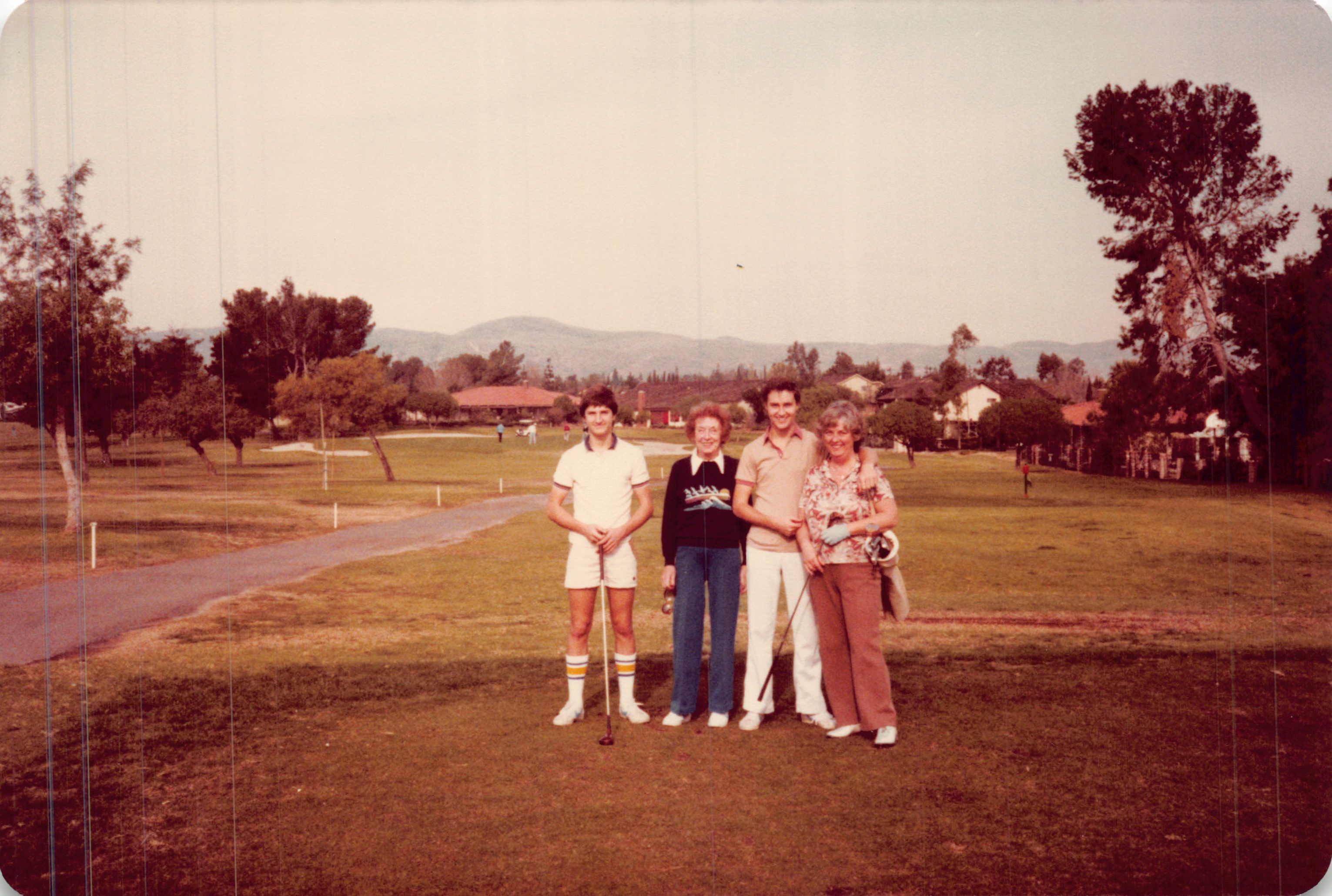 1983a_0912.jpg