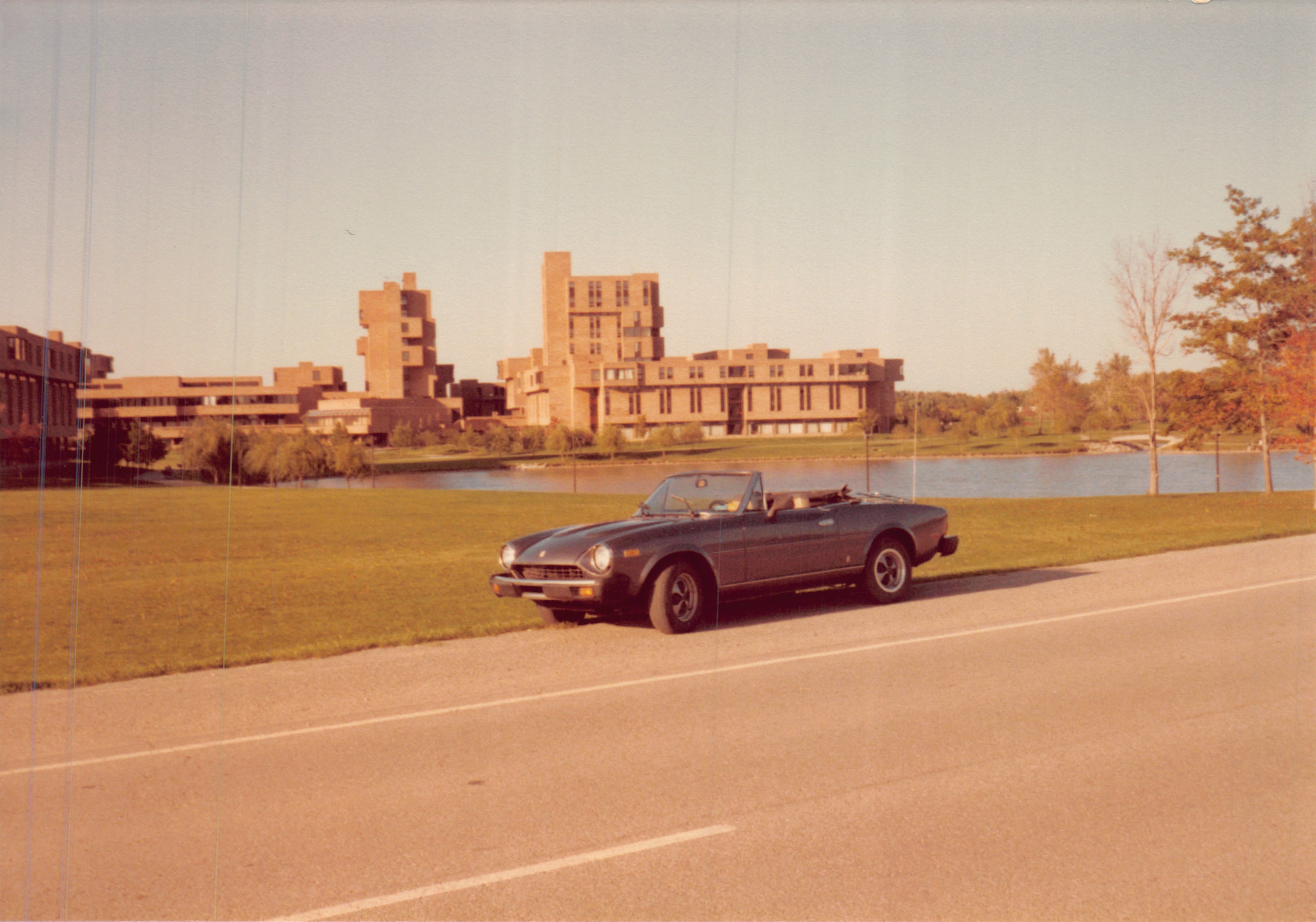 1983a_0947.jpg