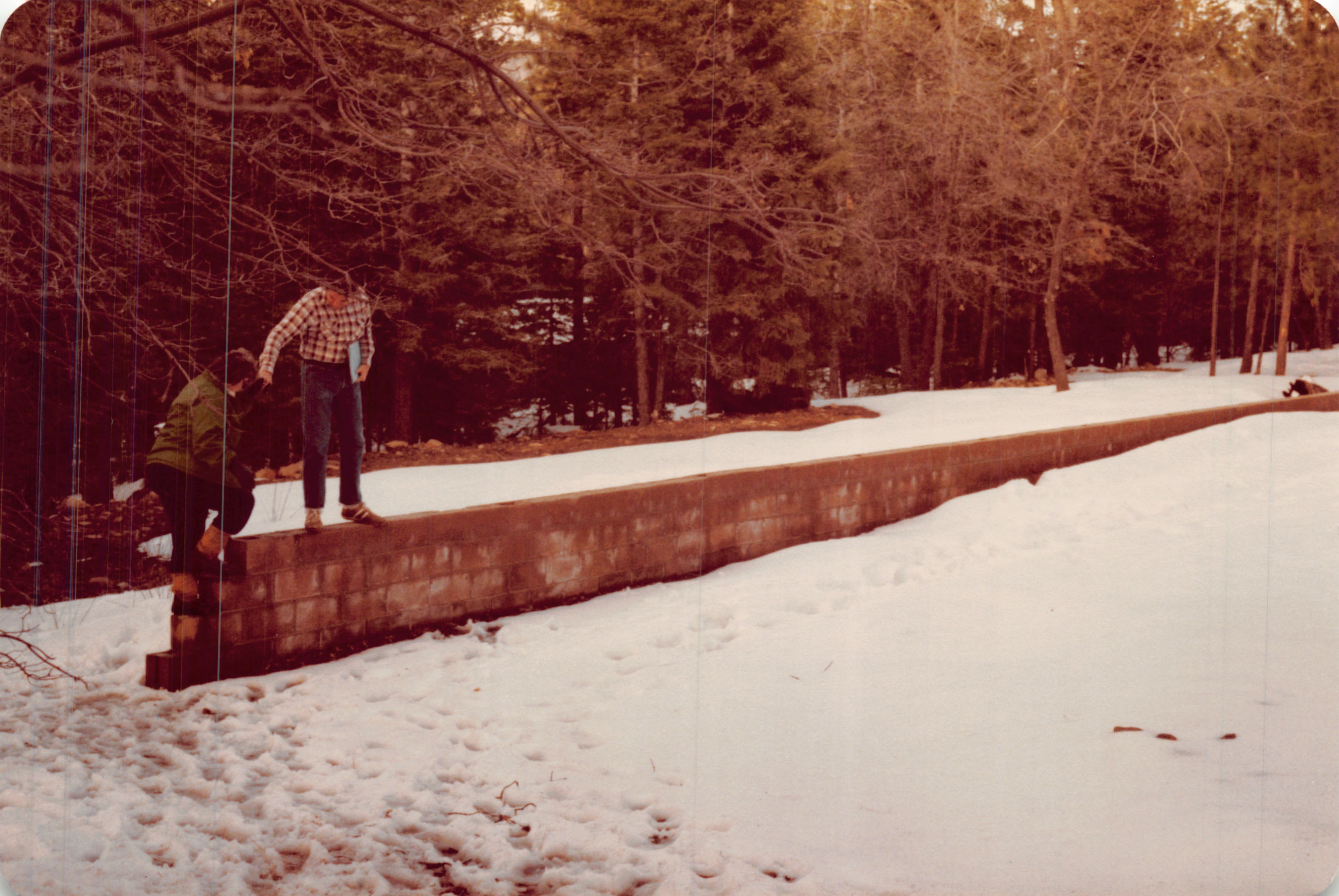 1983a_0998.jpg