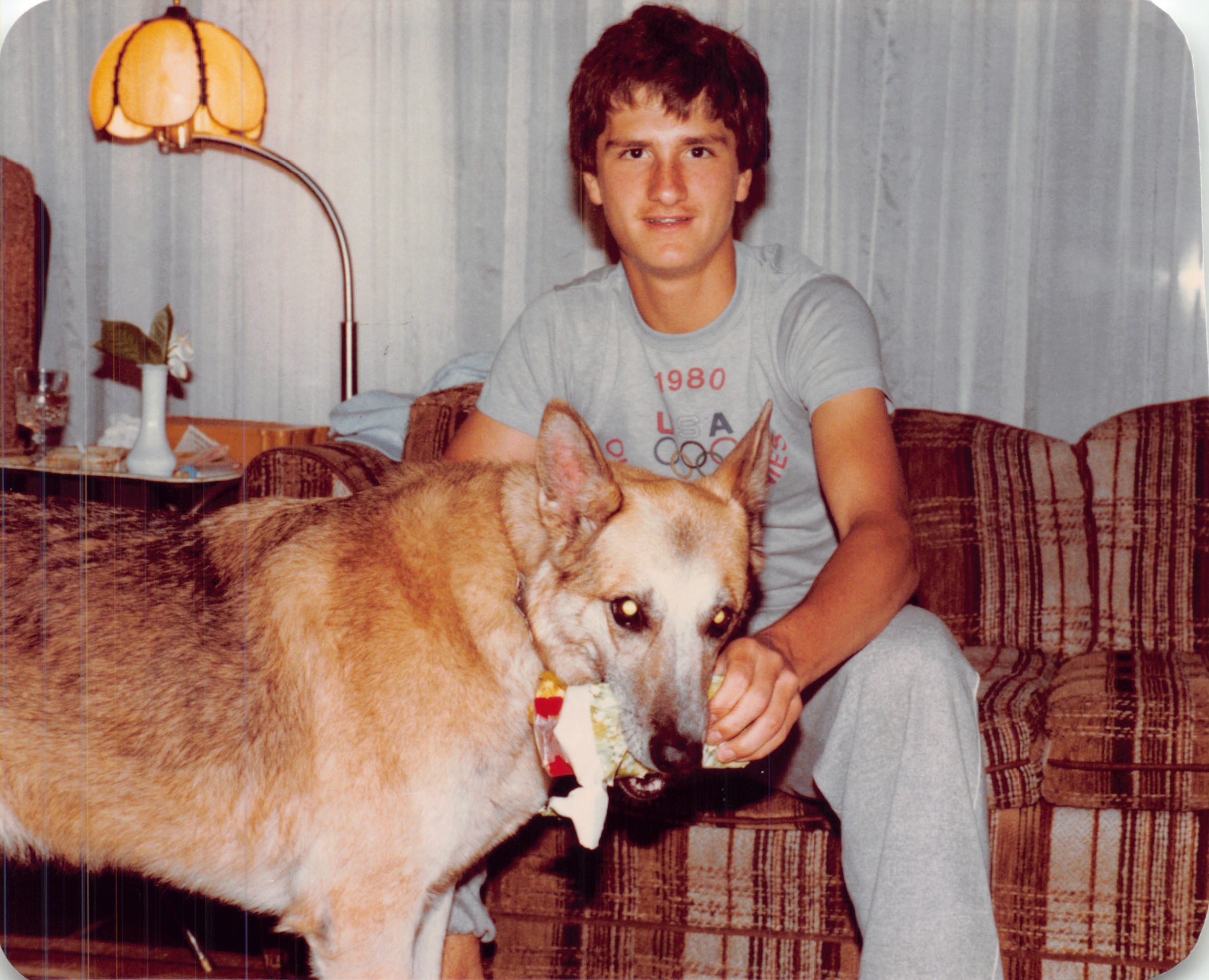 1983a_1060a.jpg