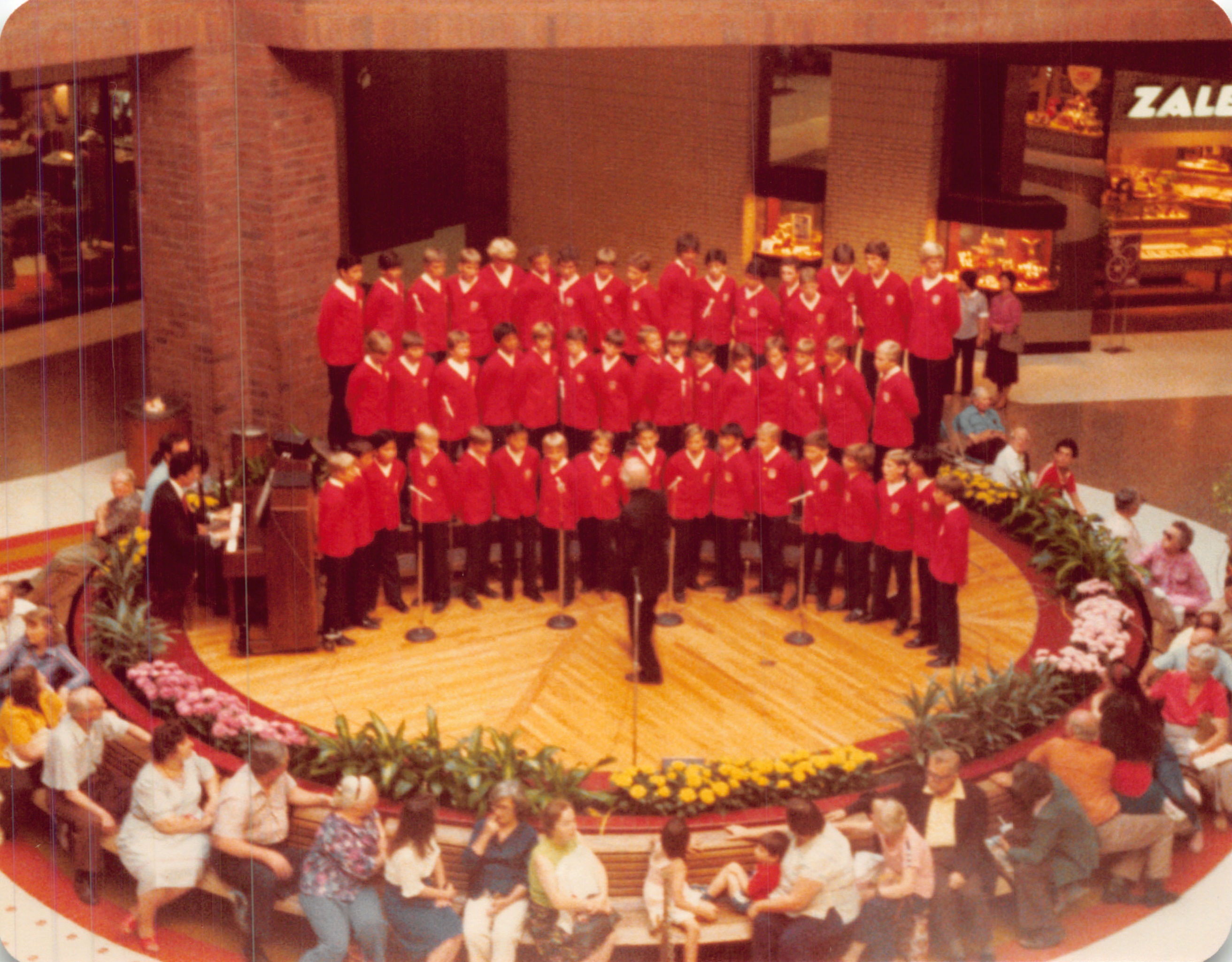 1983a_1100.jpg