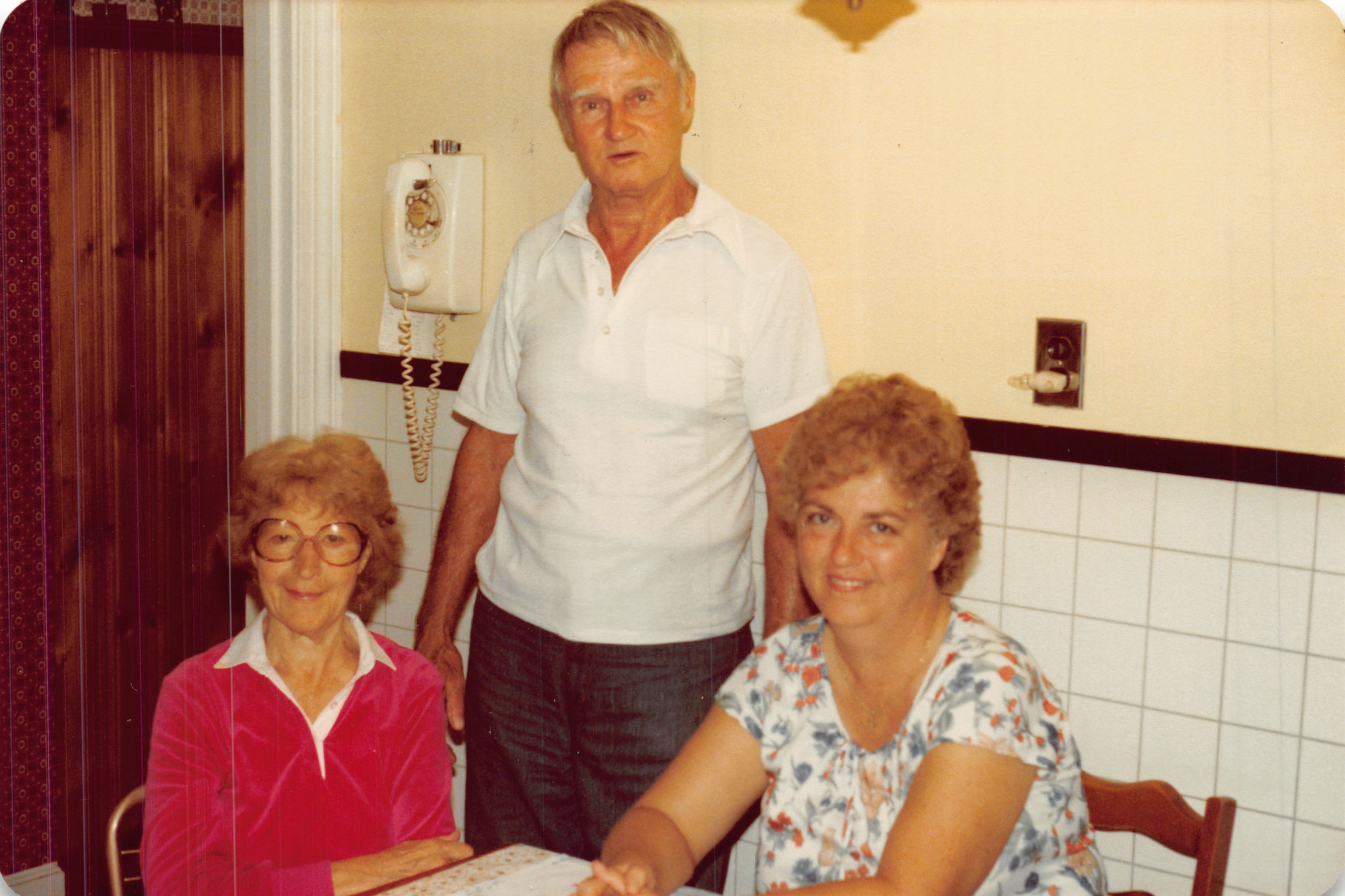 1983c_004.jpg