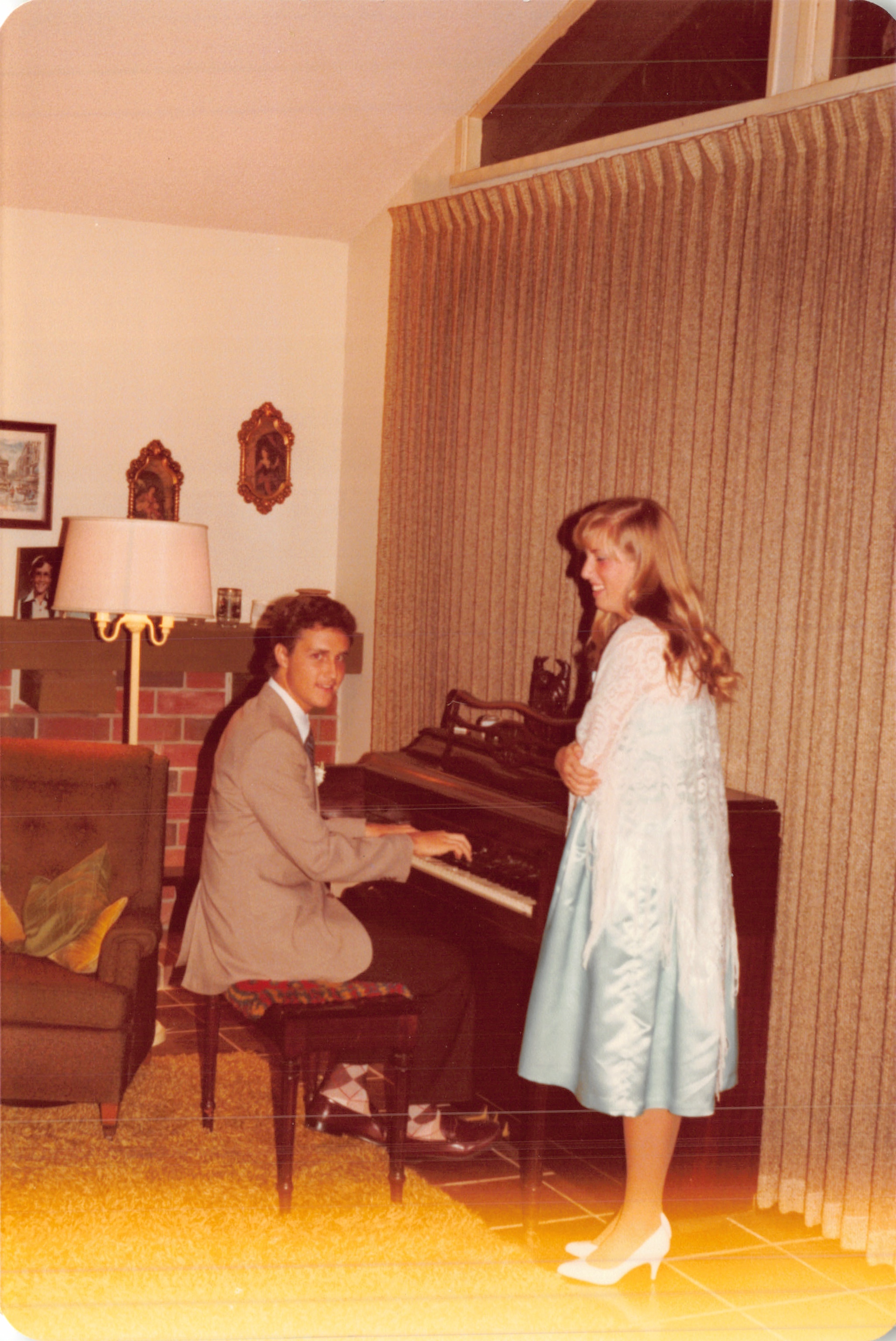1983c_120.jpg