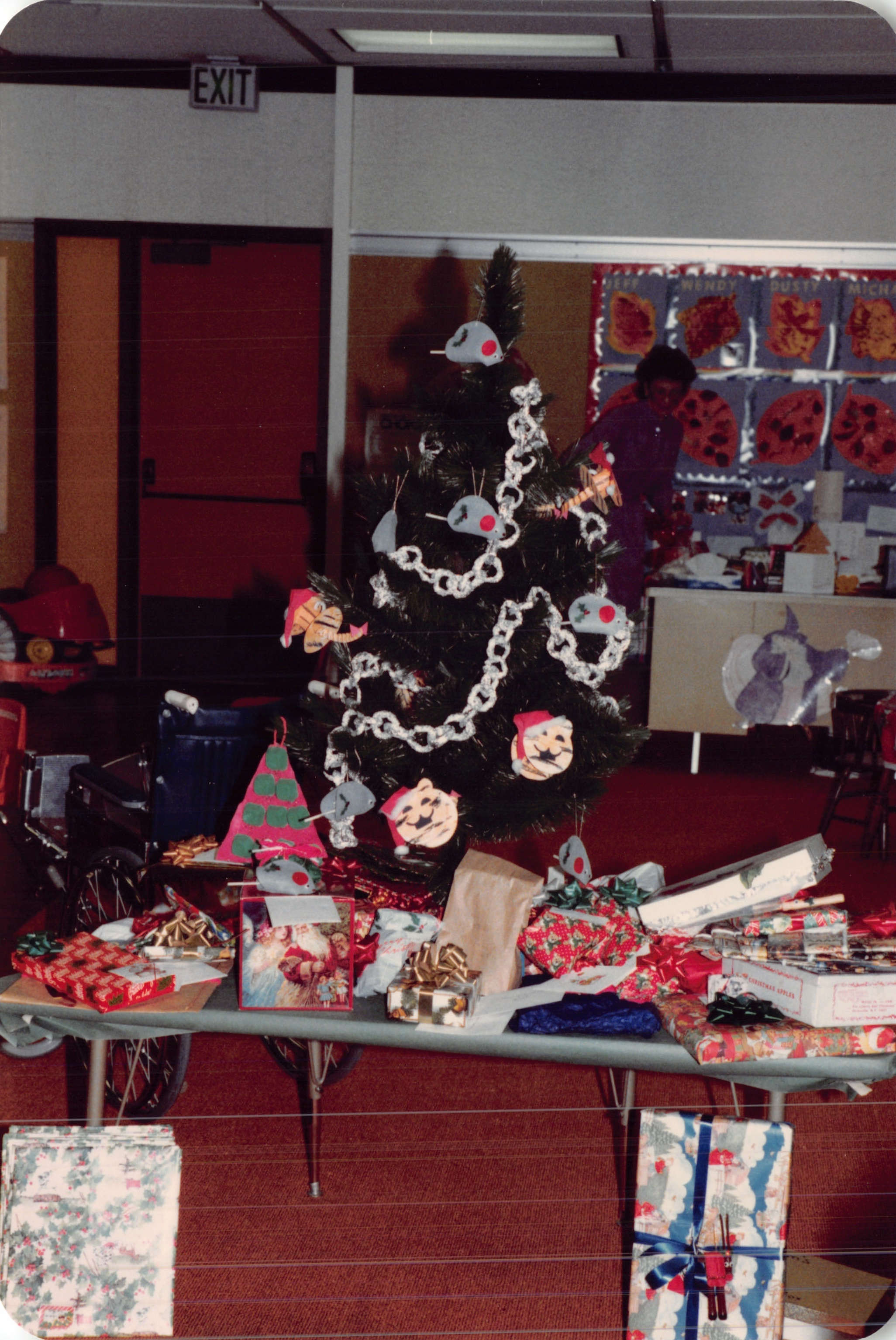1983c_143.jpg