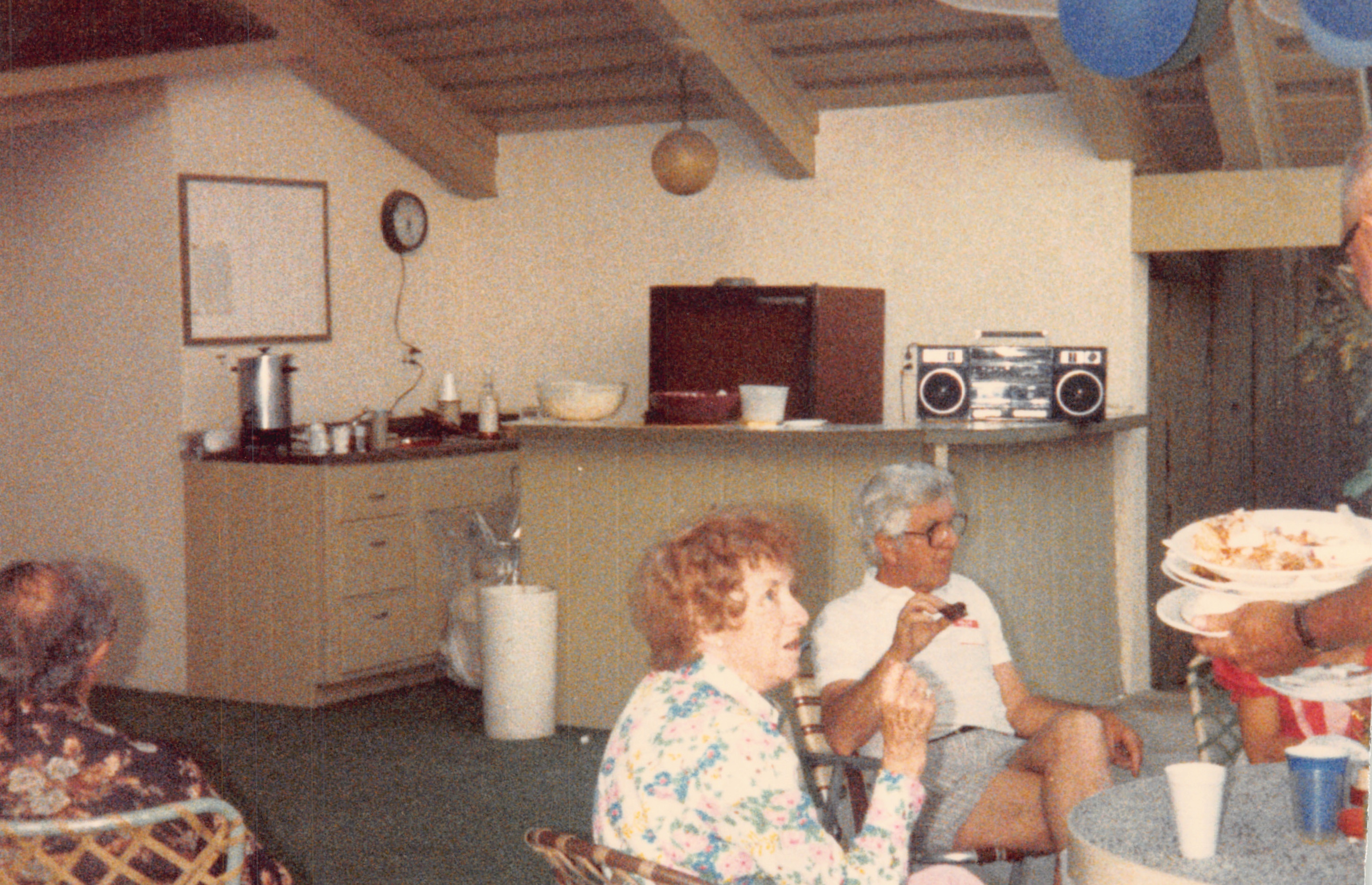 1984_290_291.jpg