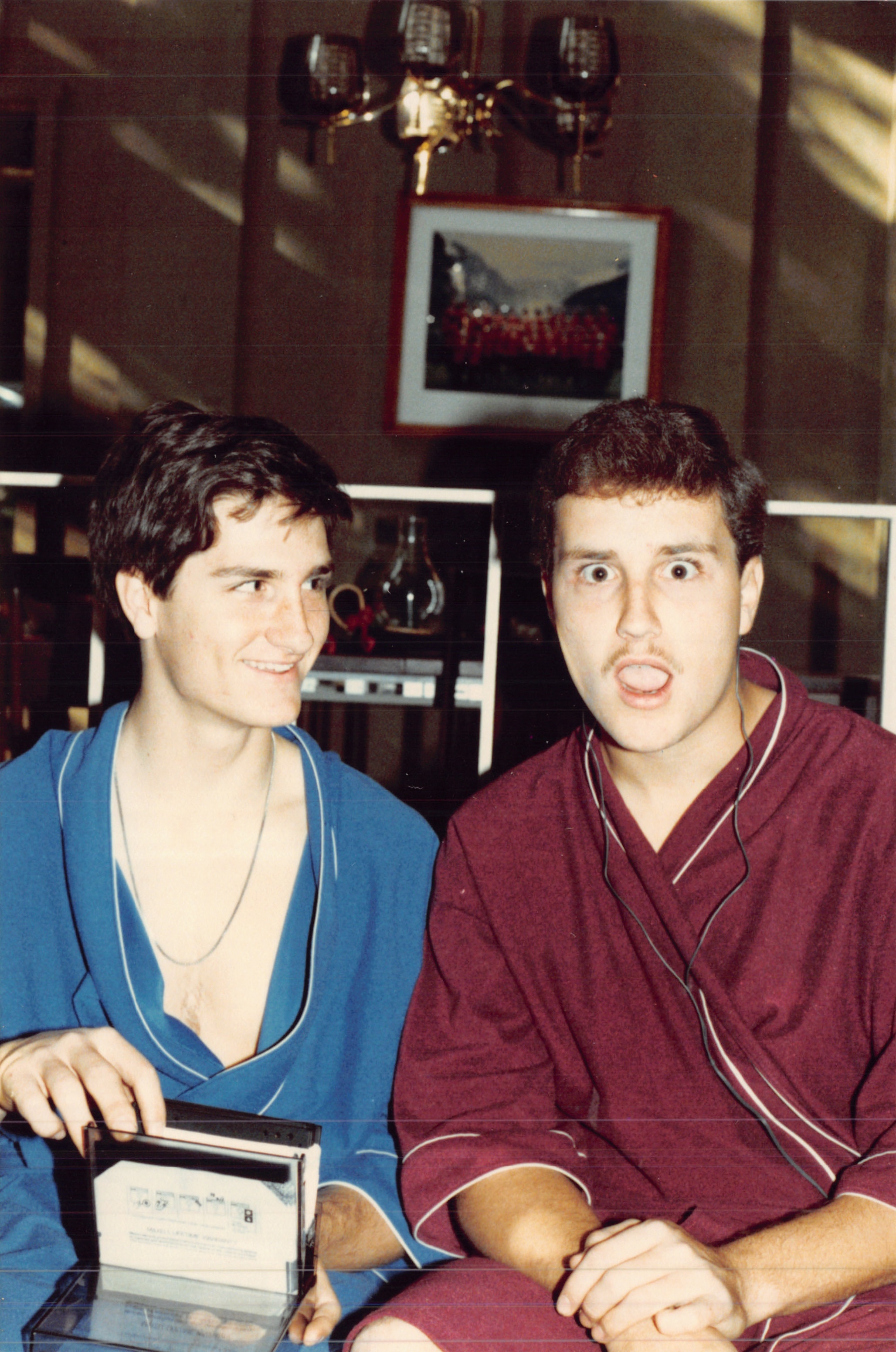 1984_512.jpg