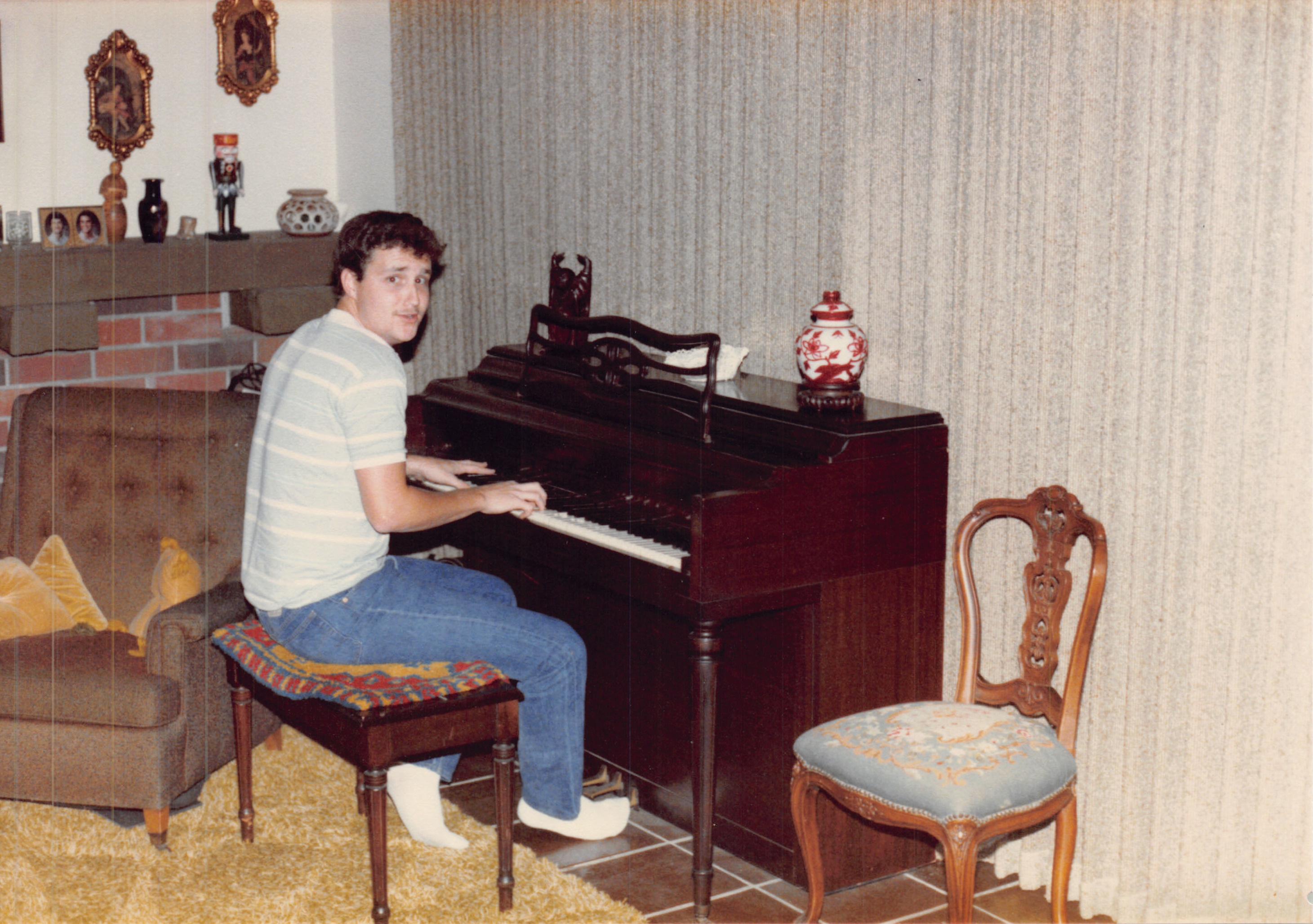 1985a_569.jpg