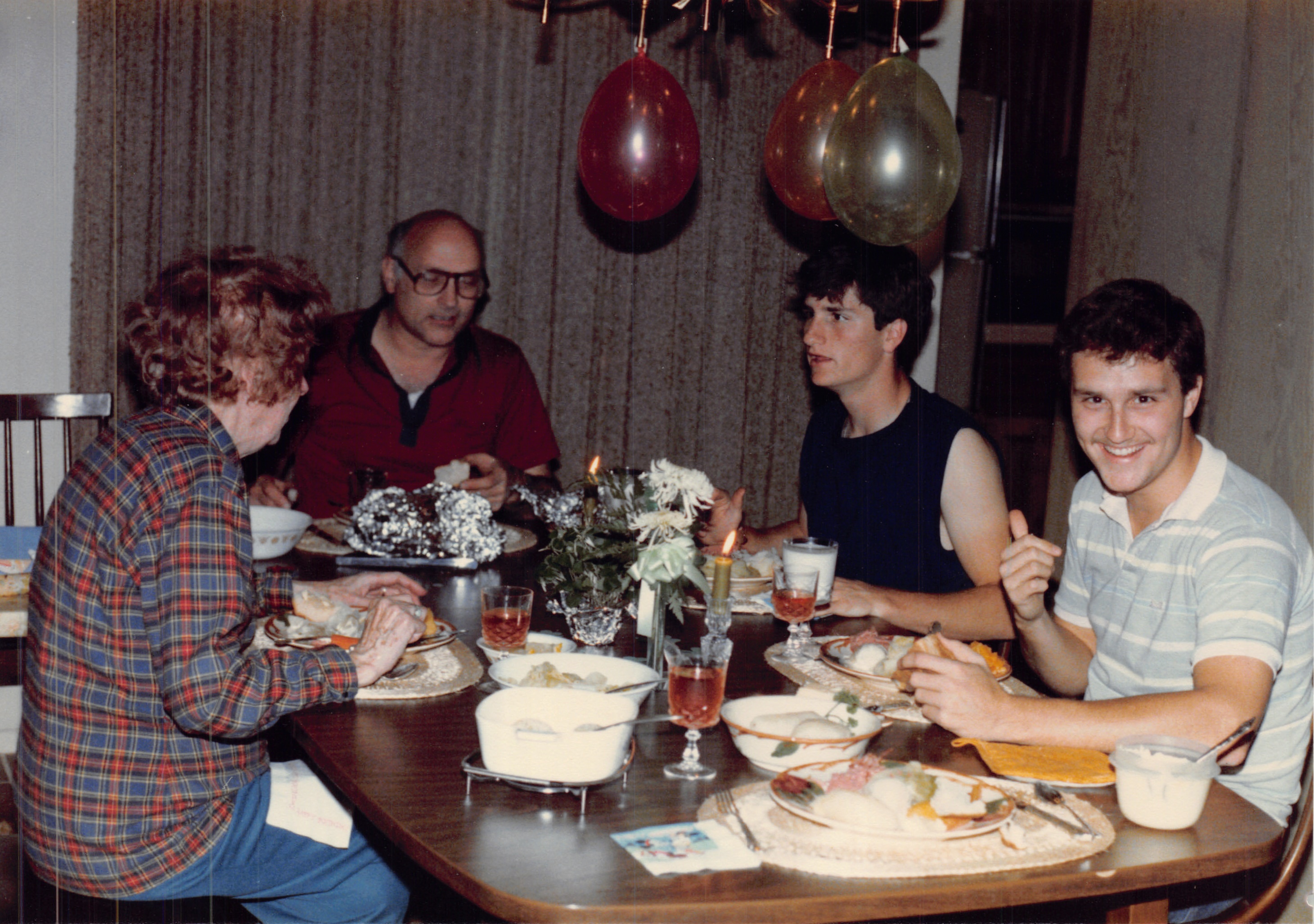 1985a_571.jpg