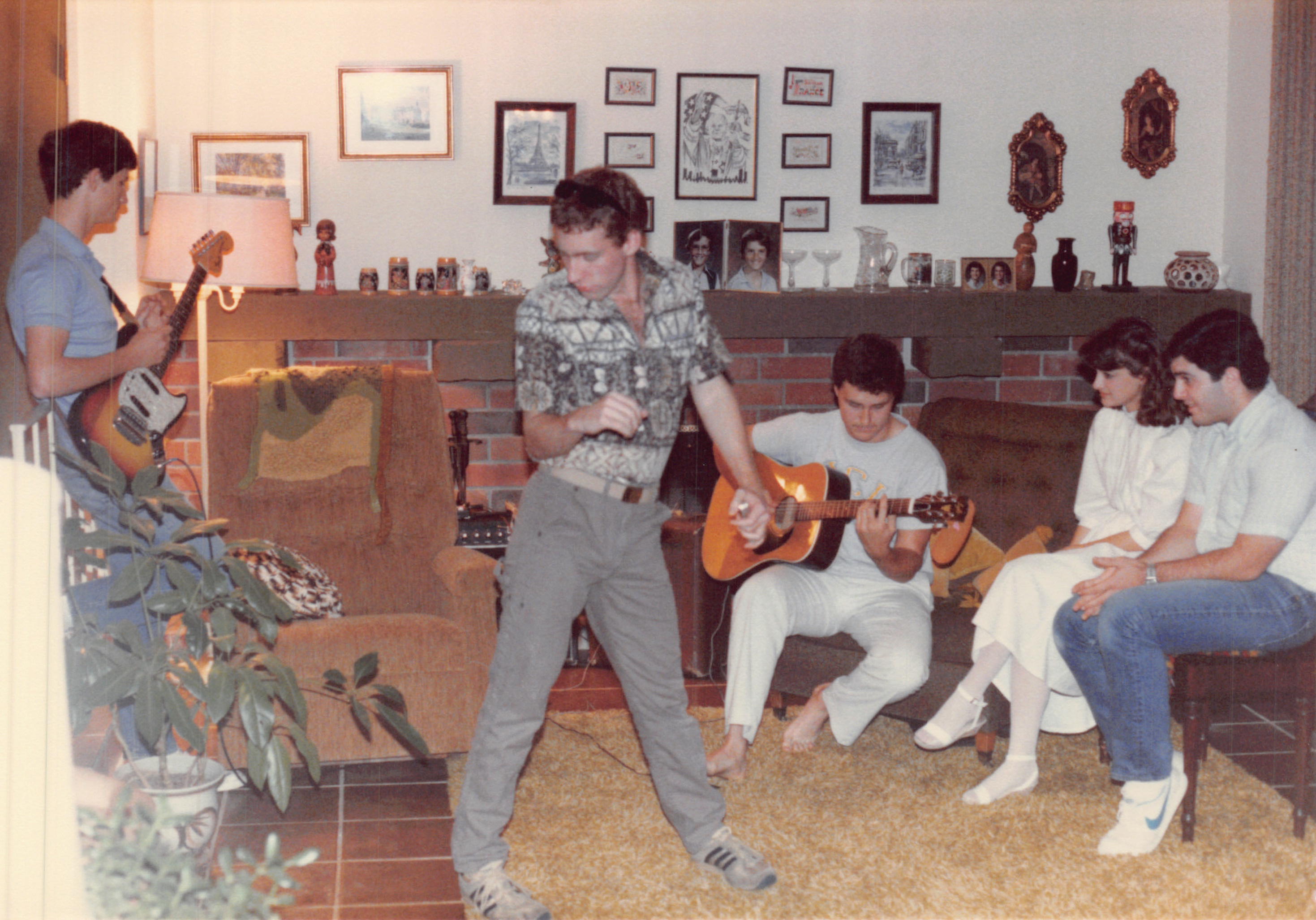 1985a_594.jpg