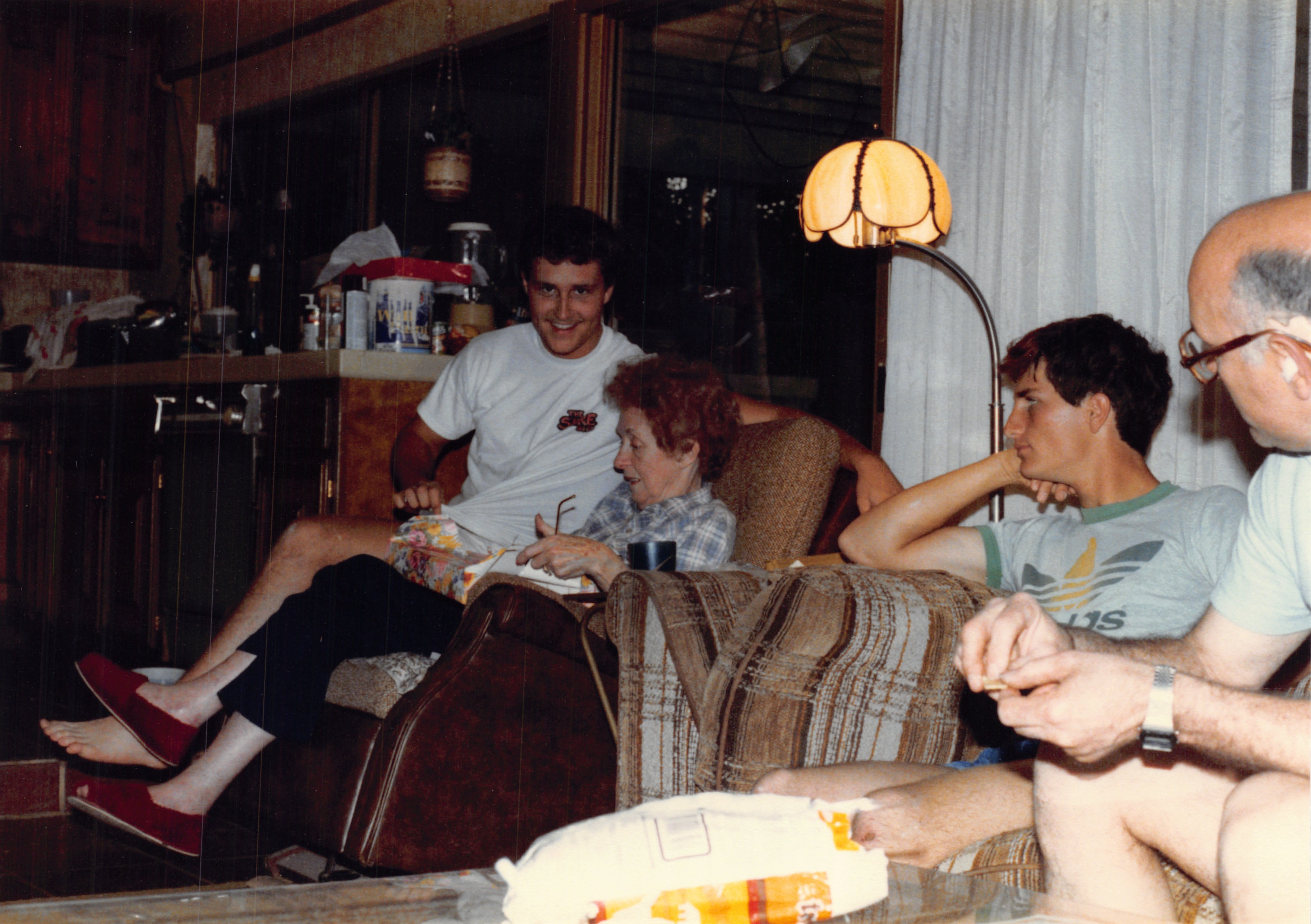 1985b_006.jpg
