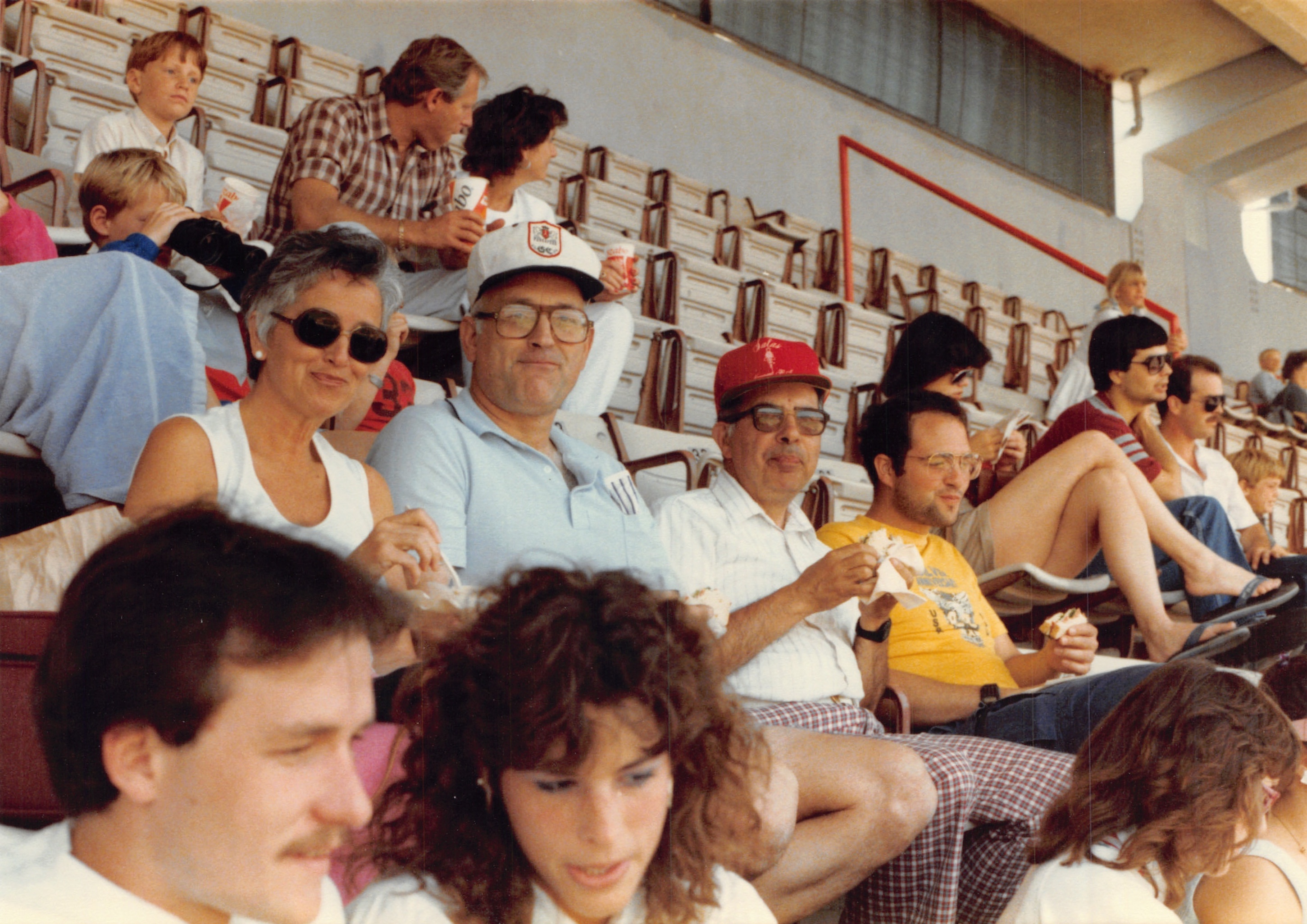 1985b_011.jpg