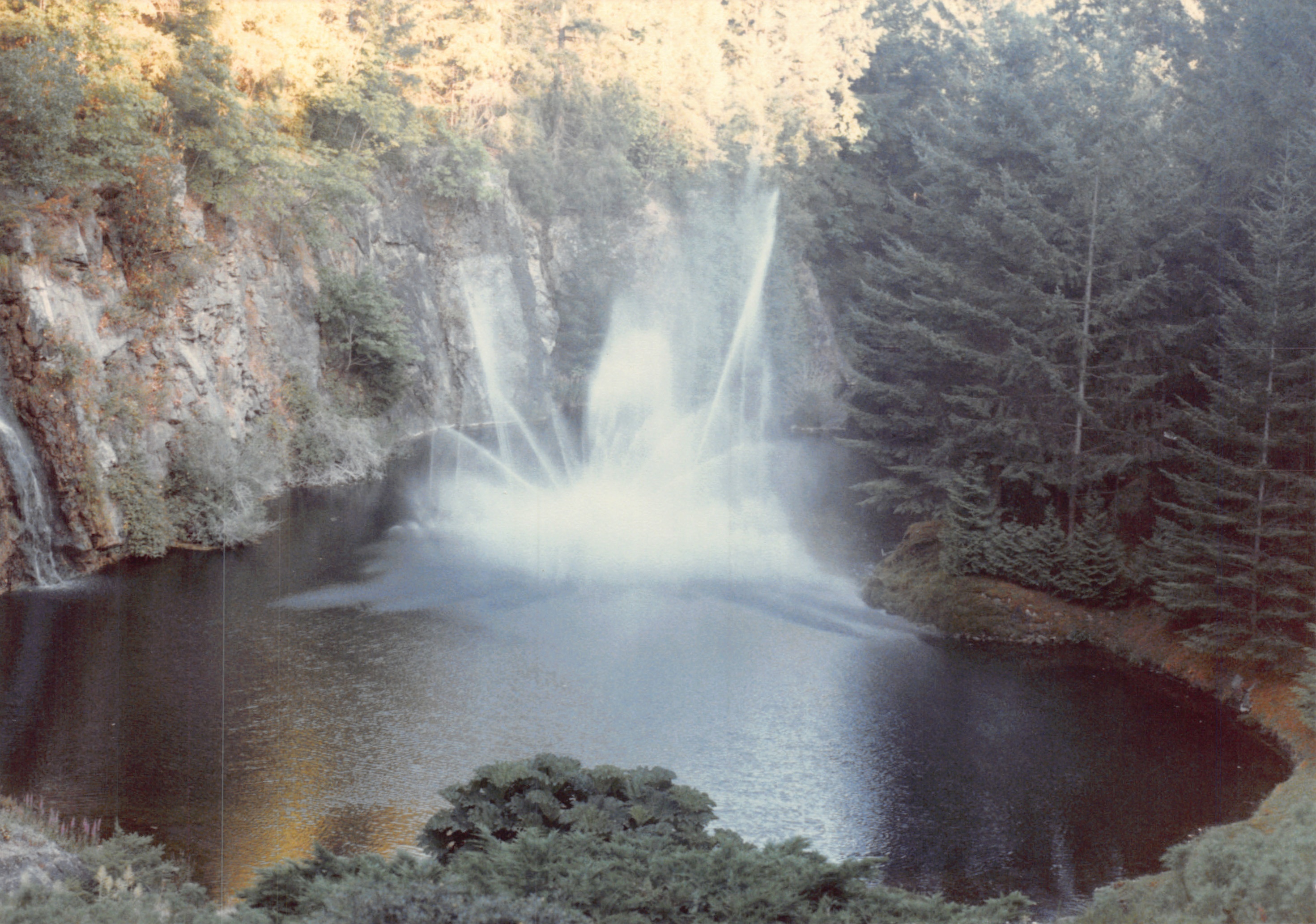 1985b_108.jpg