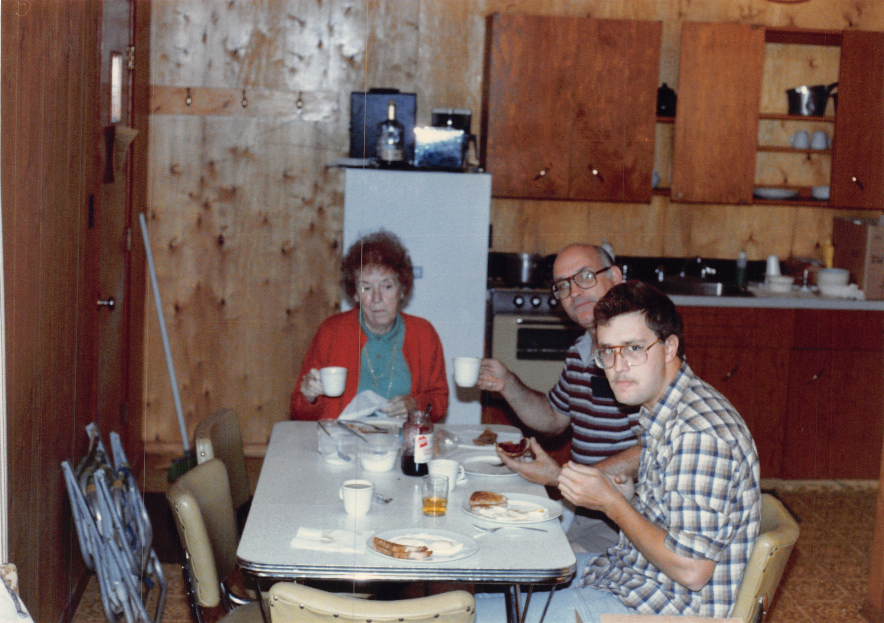 1985b_128.jpg