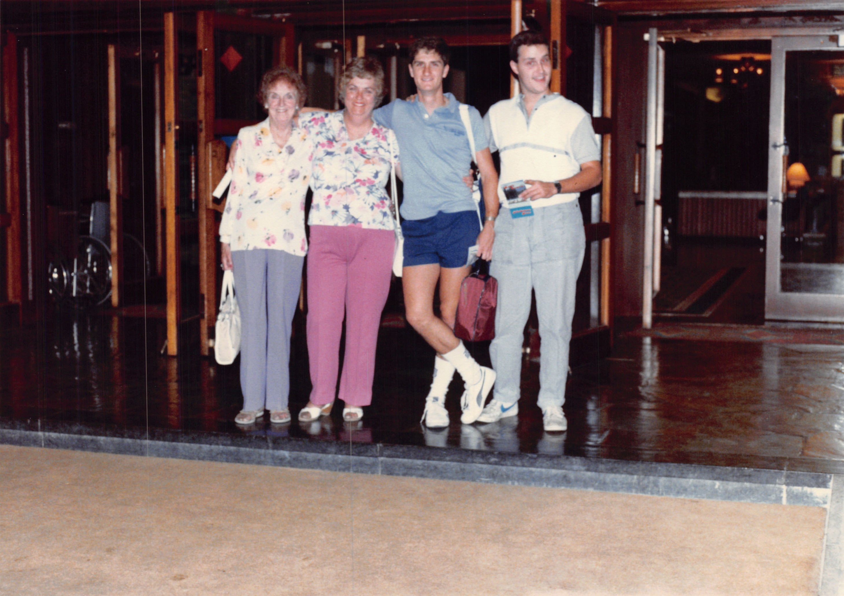 1985b_129.jpg