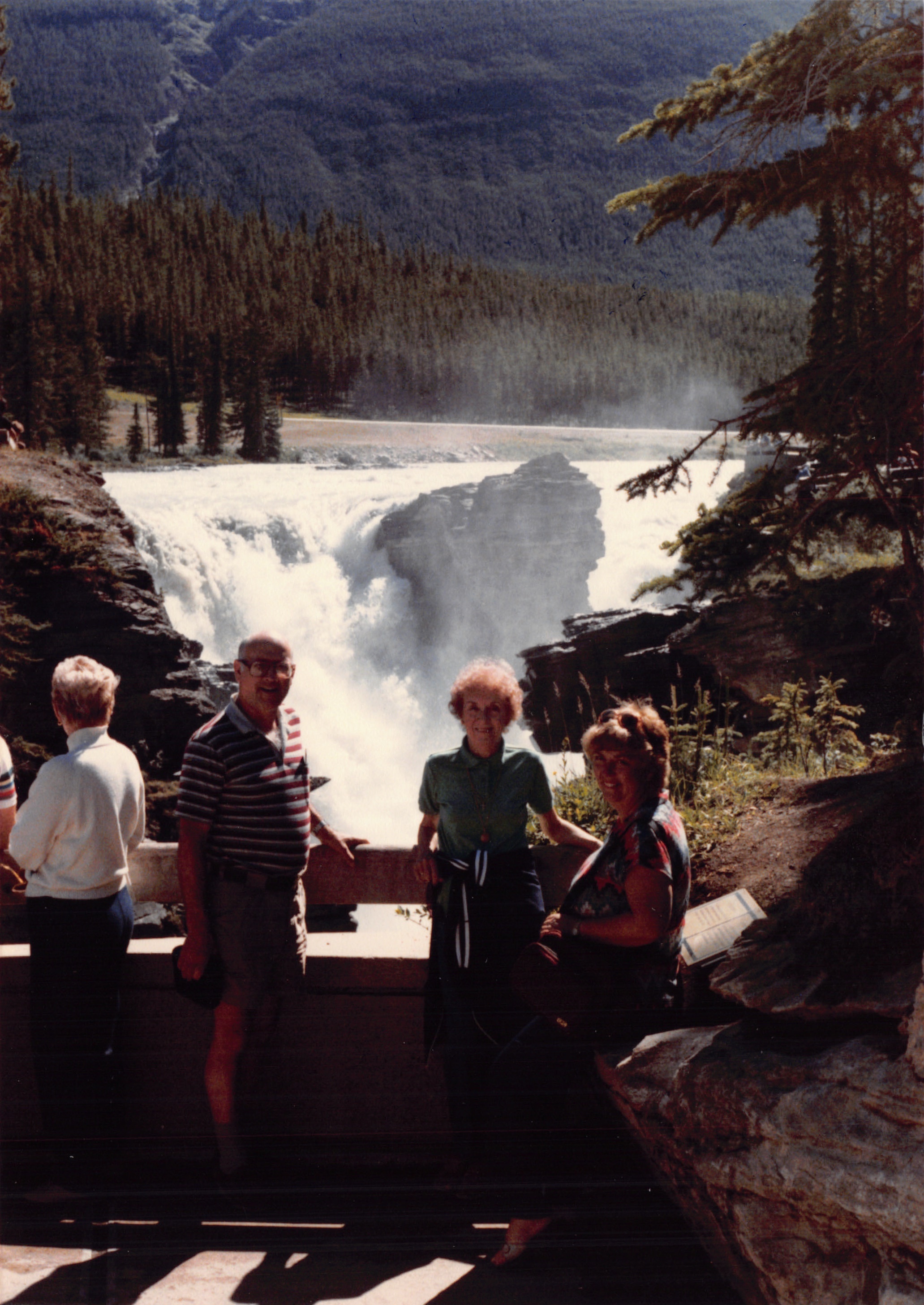 1985b_137c.jpg