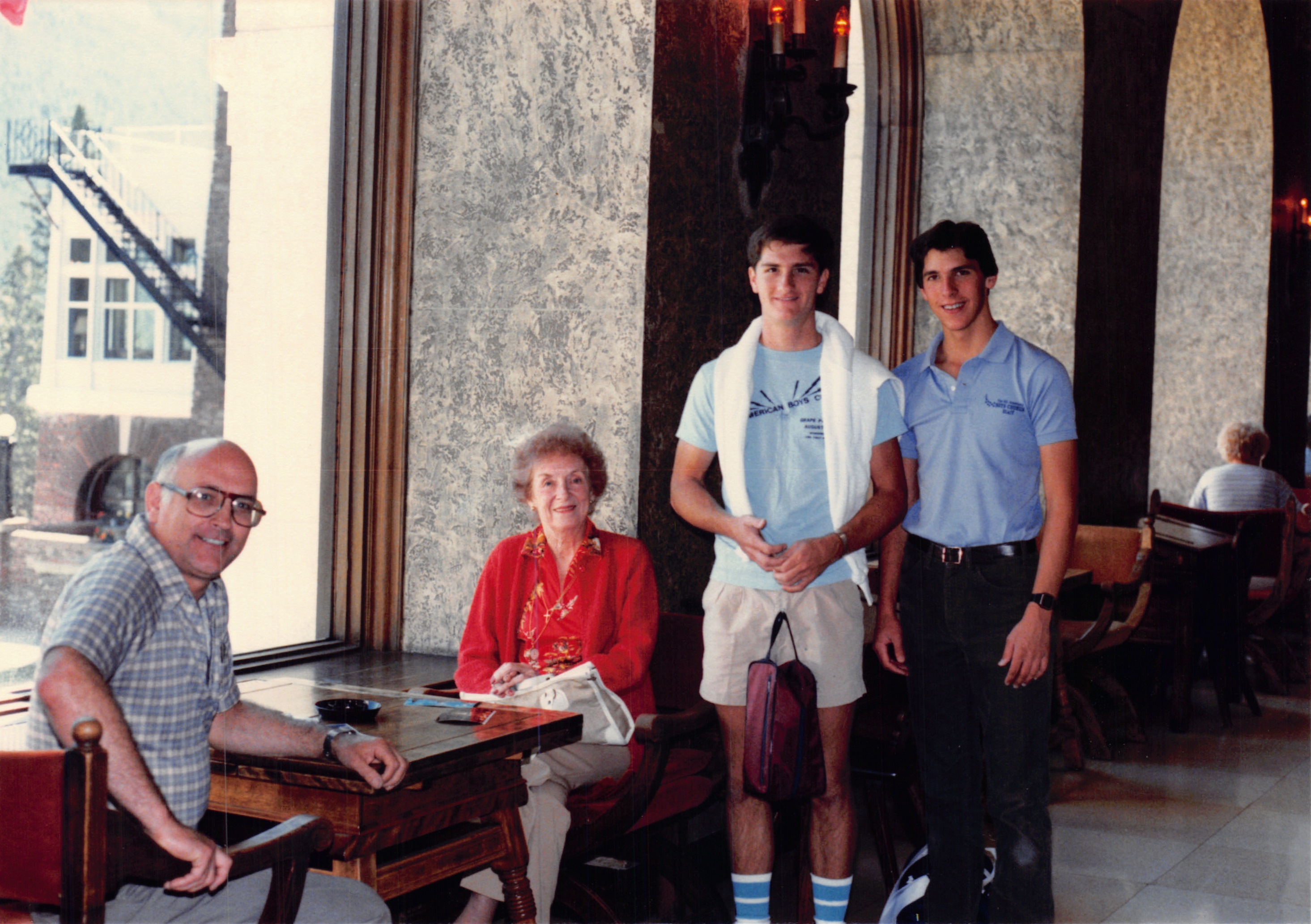1985b_146.jpg