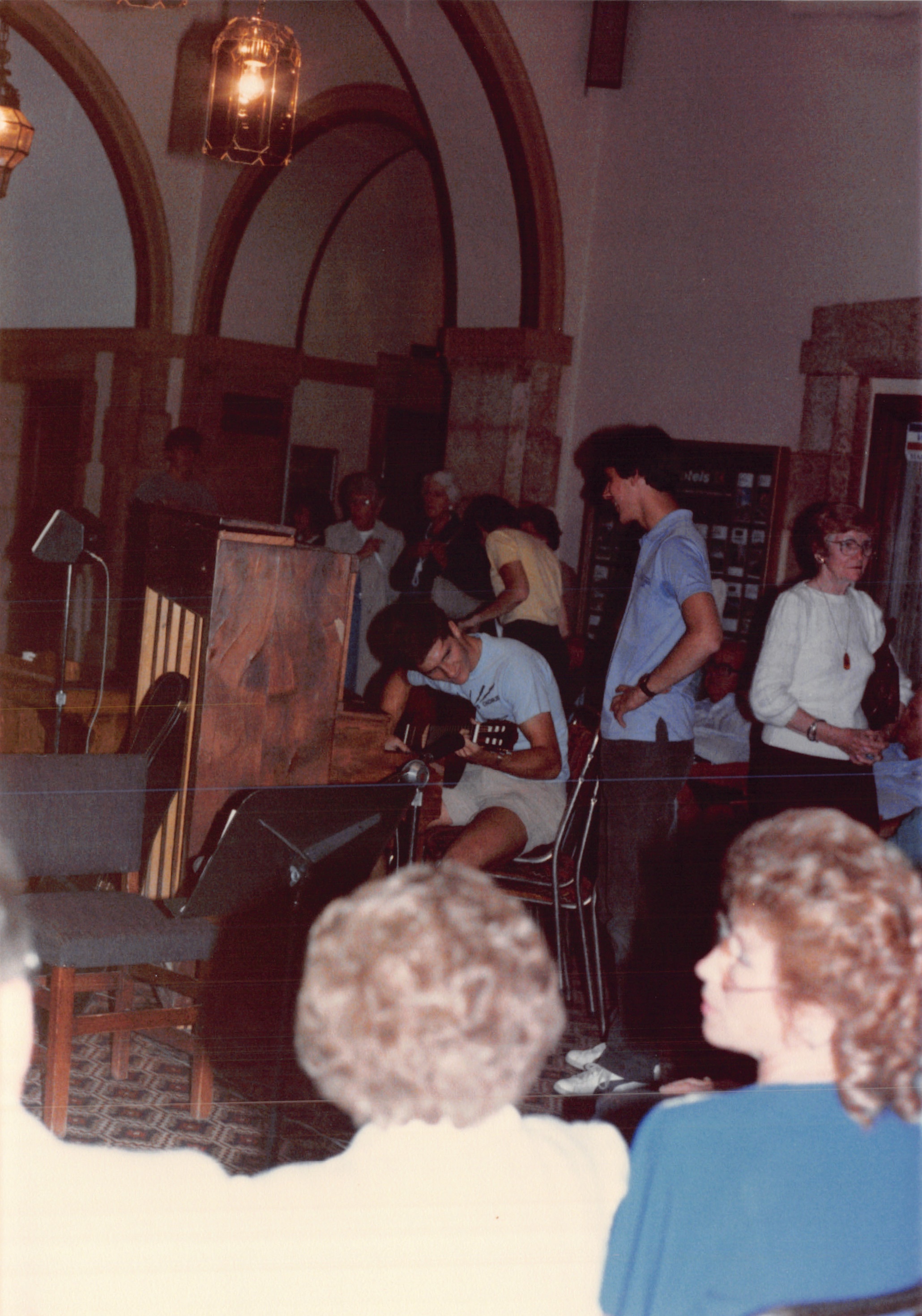 1985b_151.jpg