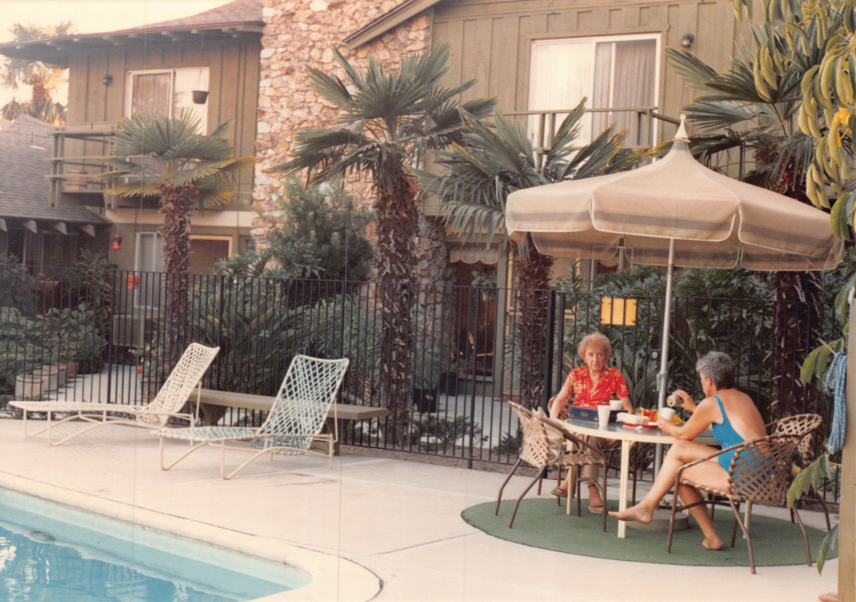1985b_163.jpg