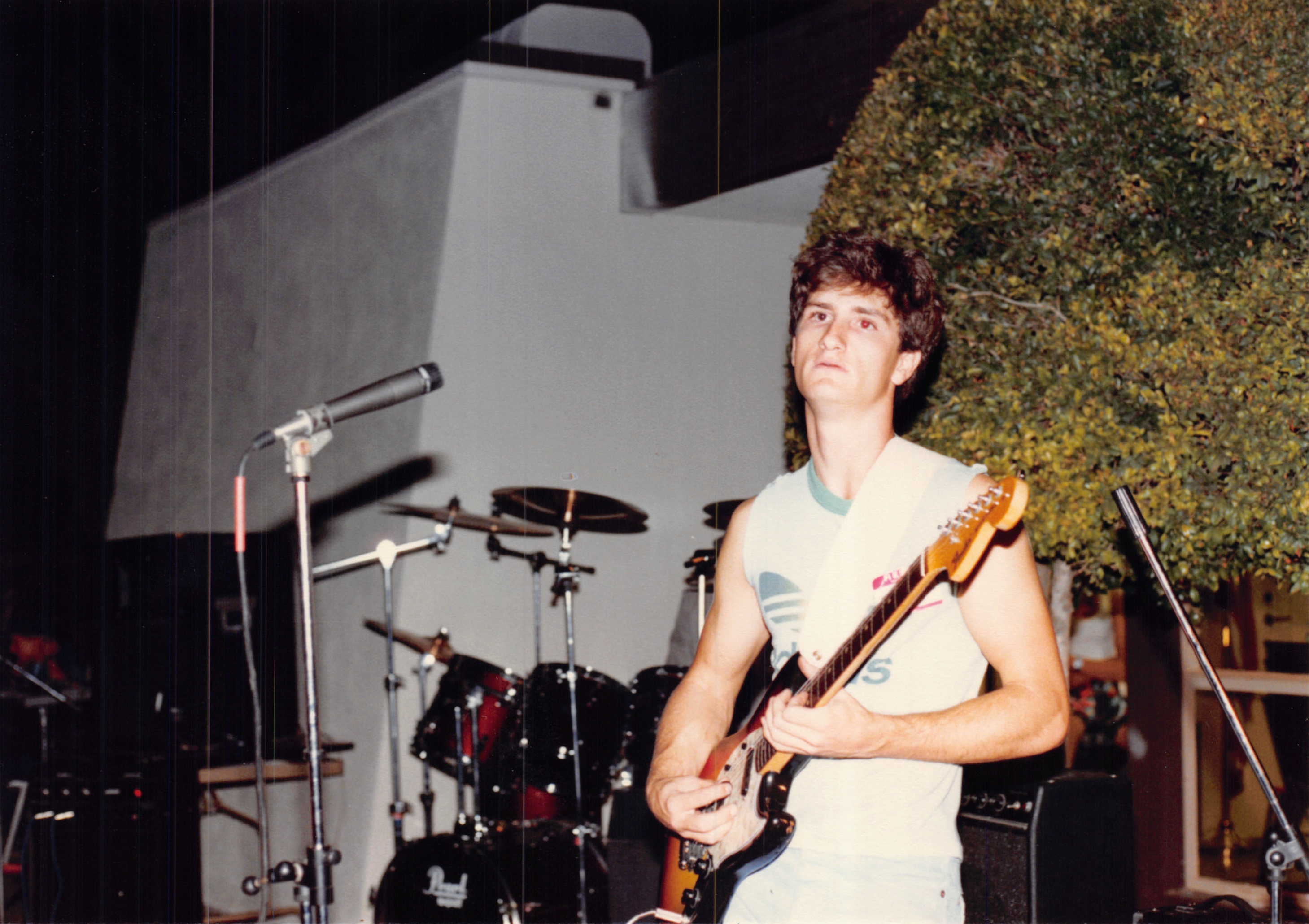 1985b_200.jpg