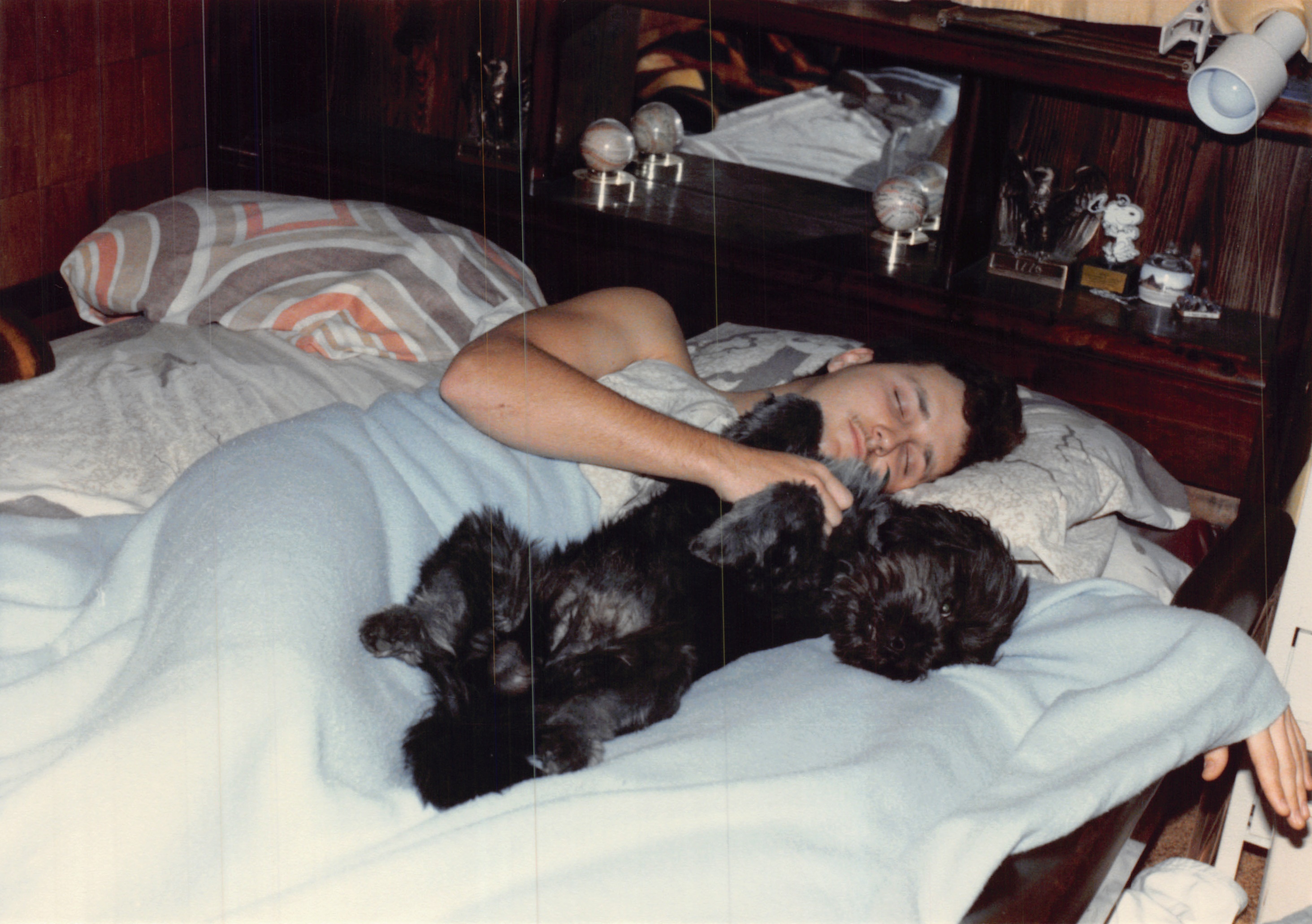 1985b_218.jpg