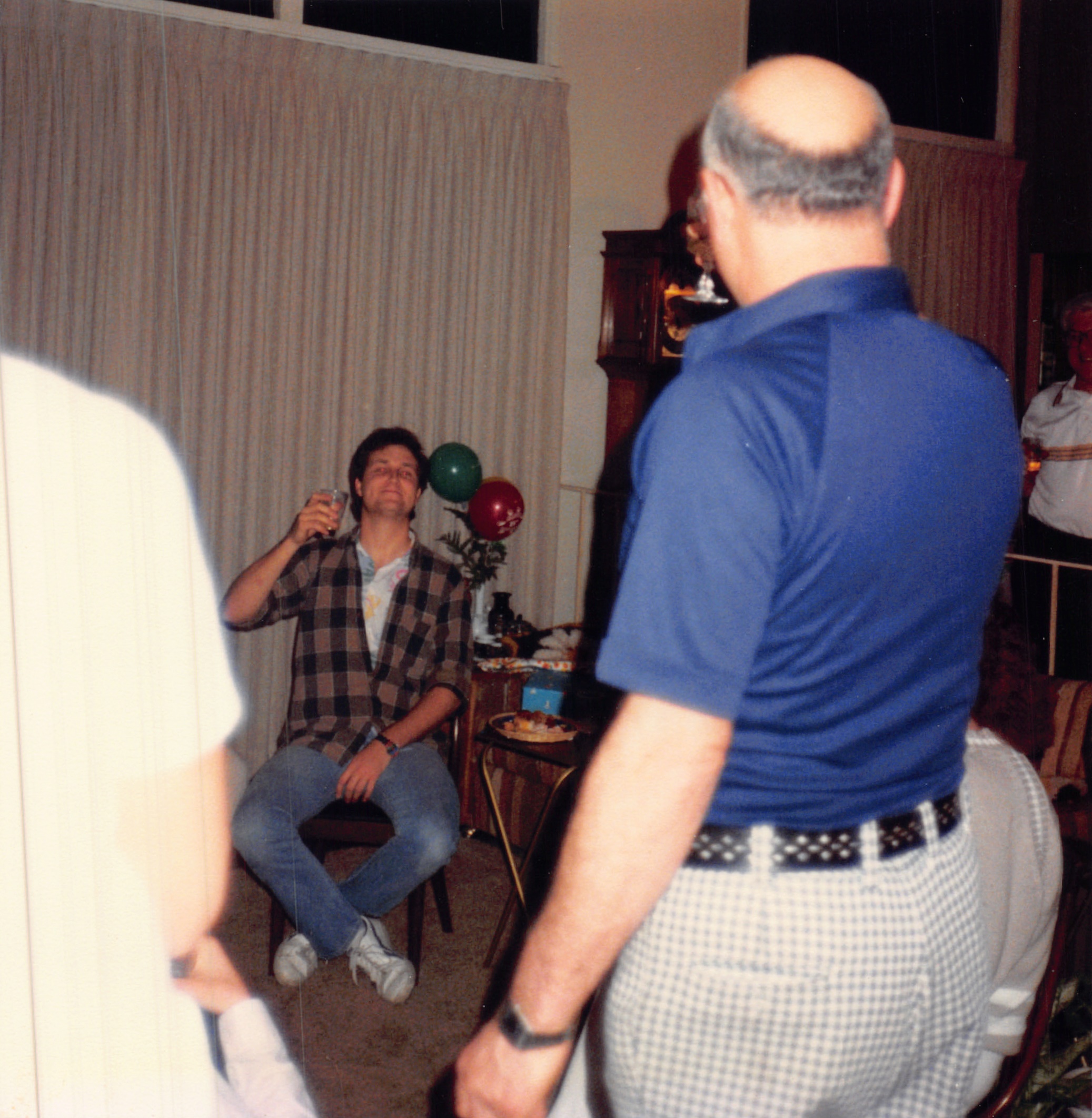 1987b_981.jpg
