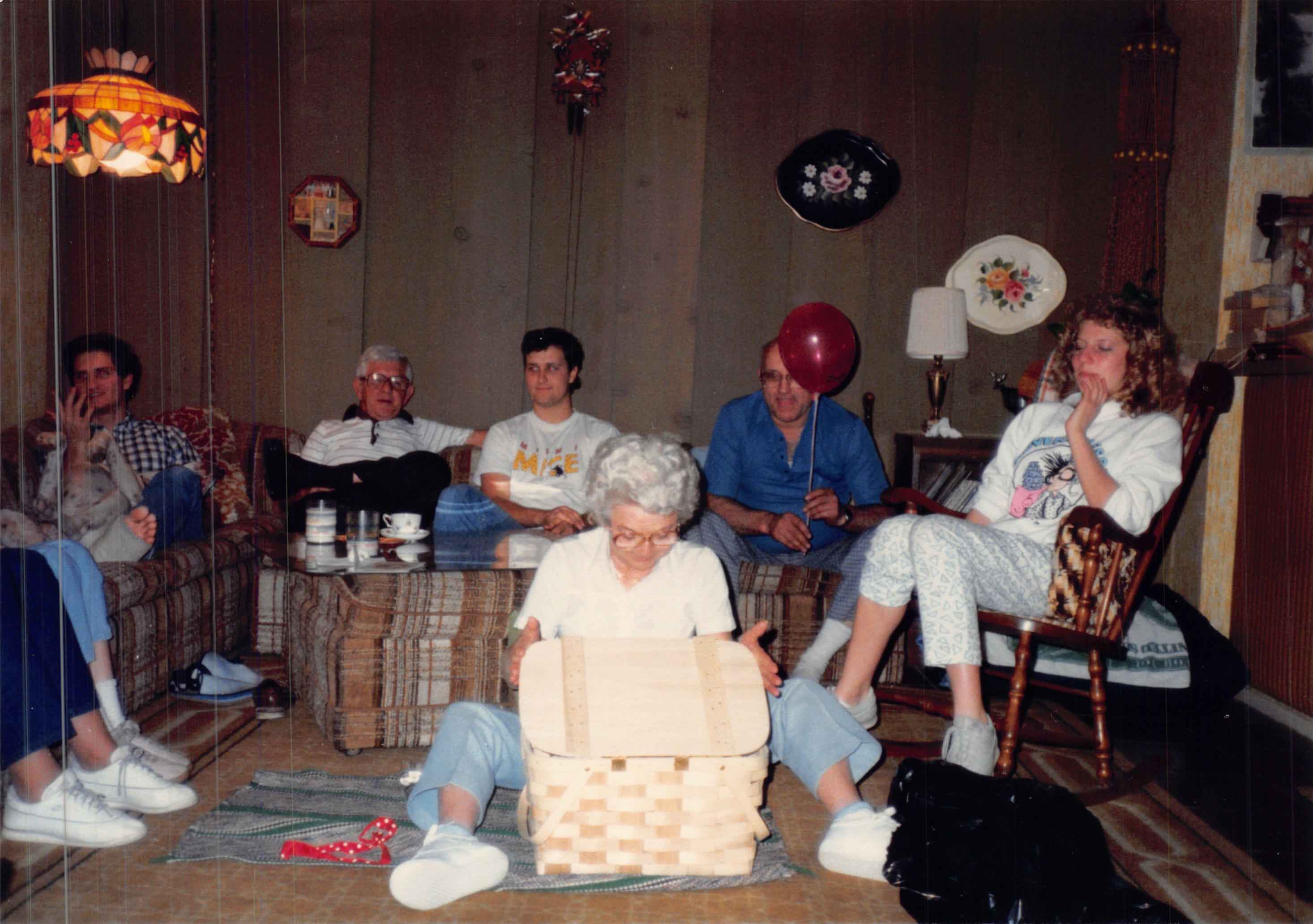 1987b_999.jpg