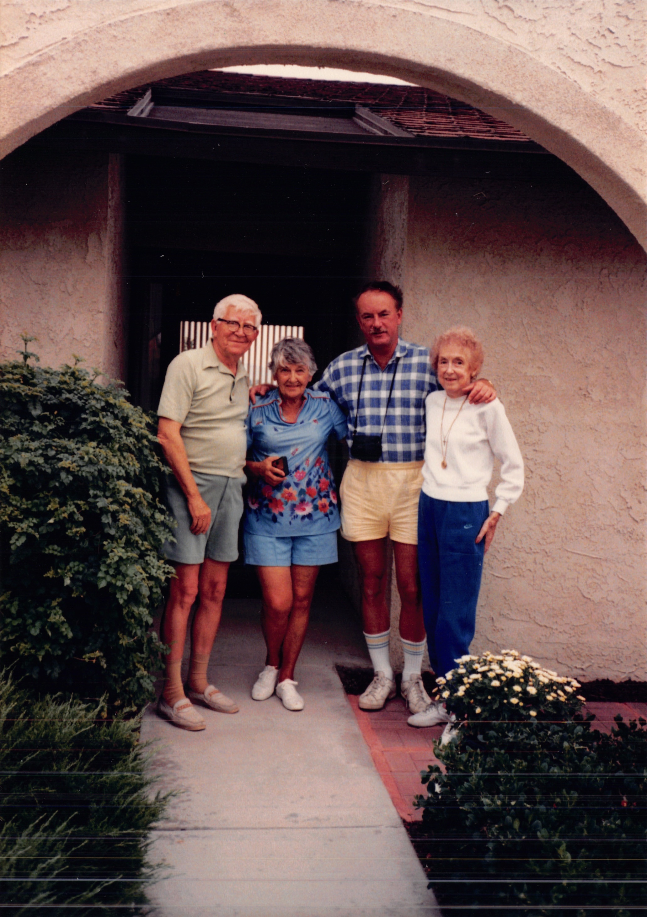 1987c_010.jpg