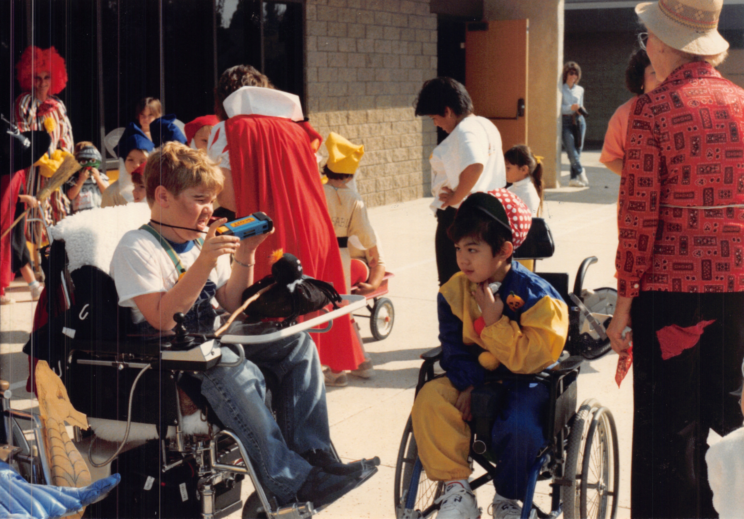 1987d_170.jpg