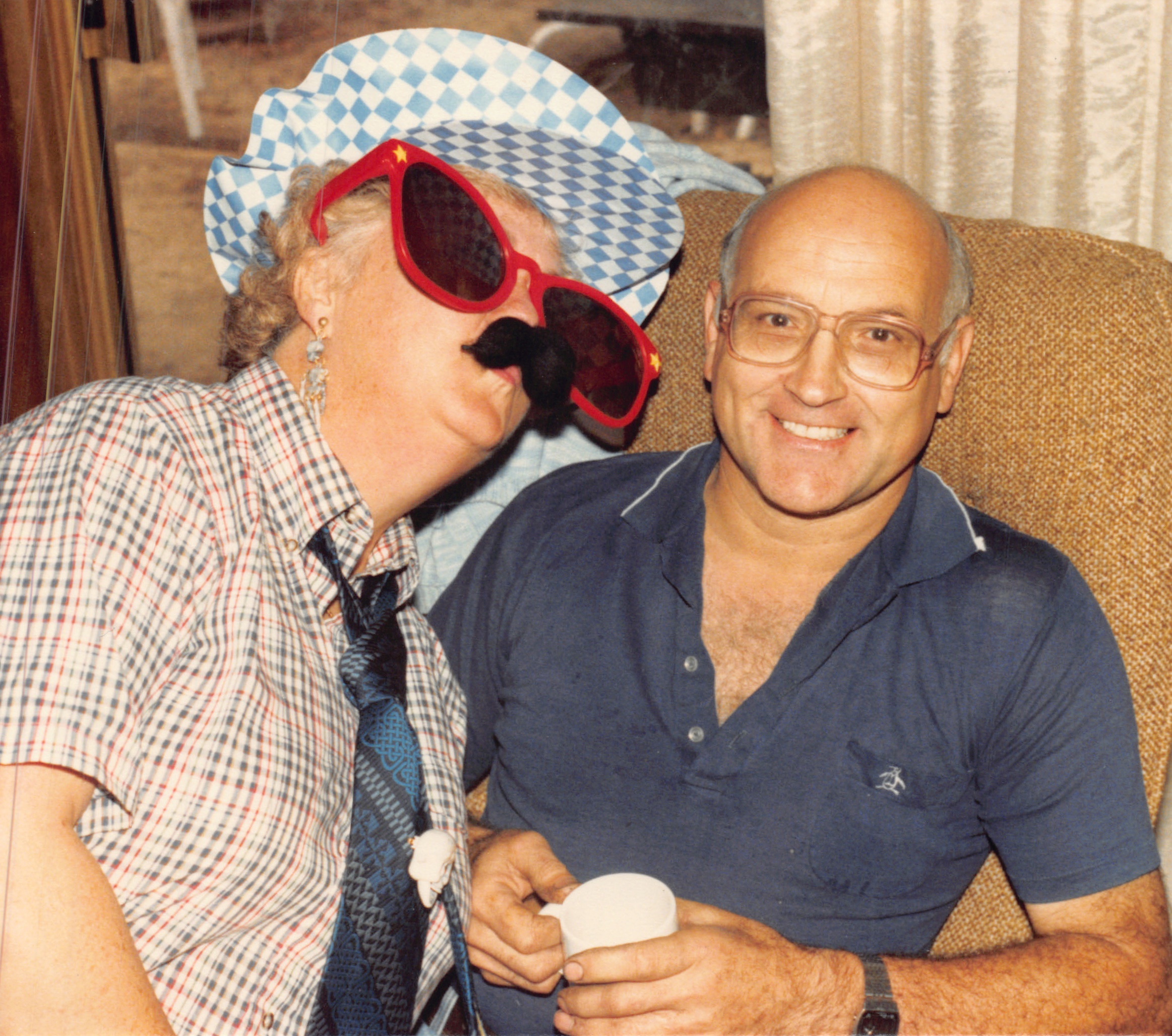 1987d_180.jpg
