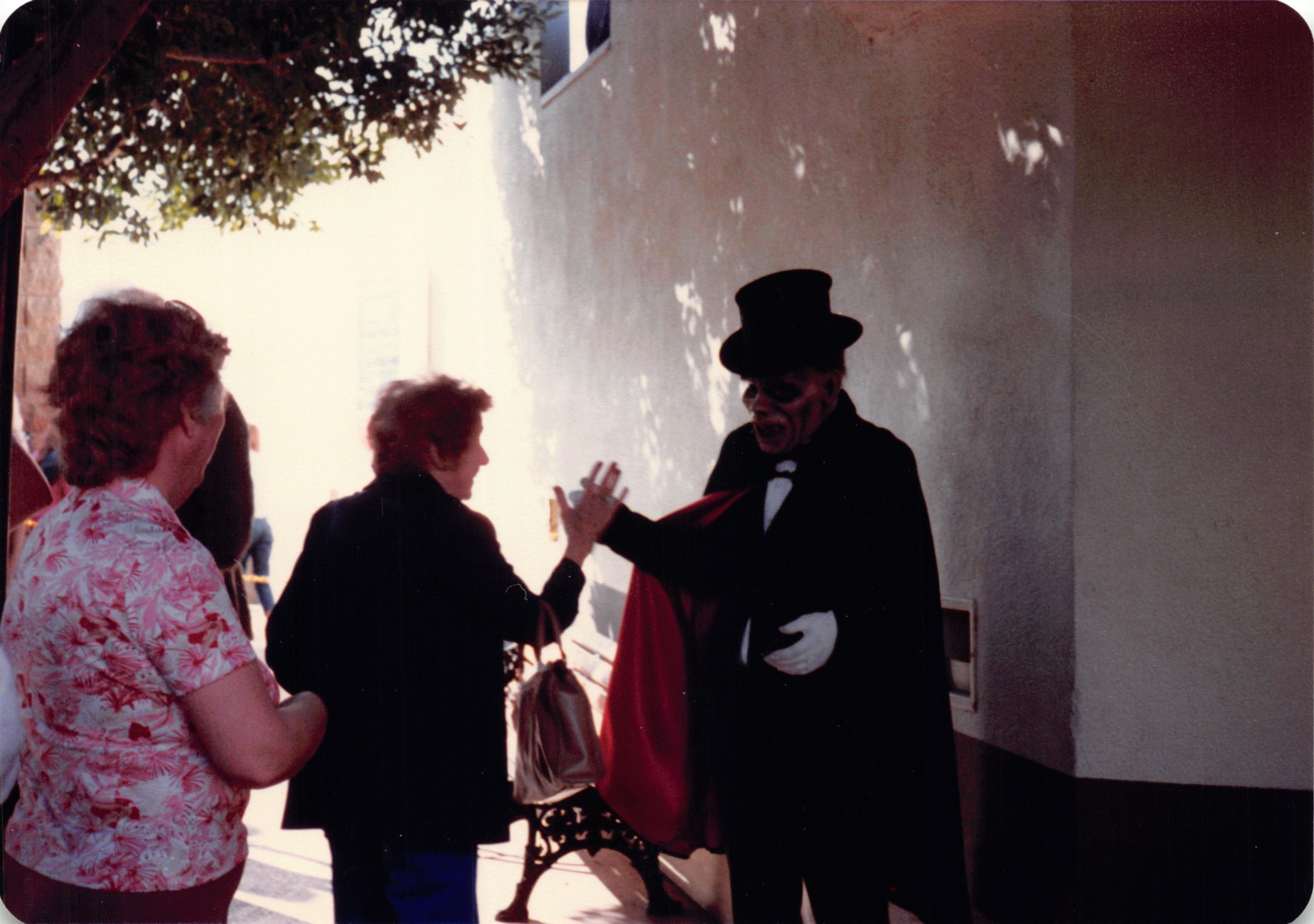 1987d_195_125.jpg