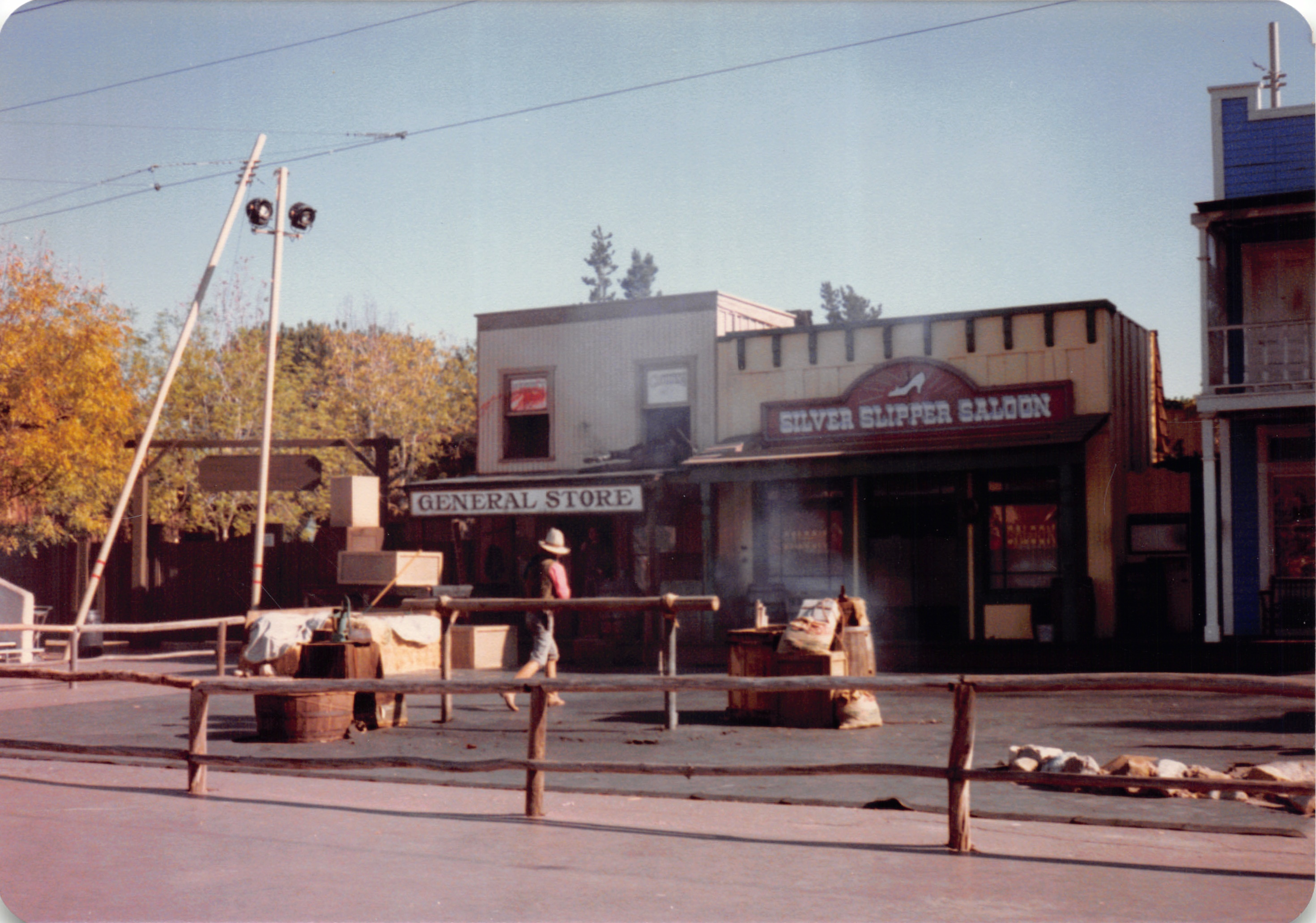 1987d_195_127.jpg