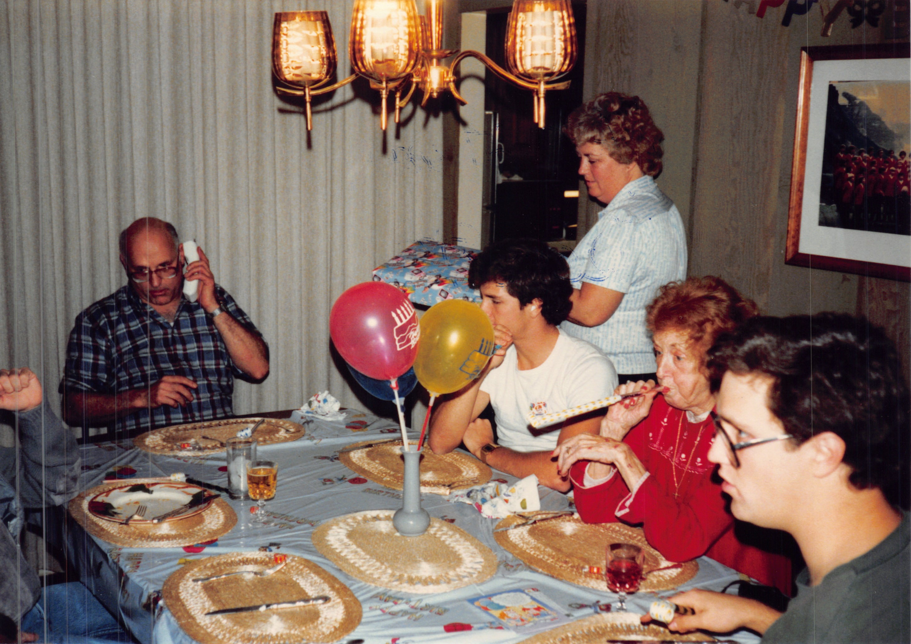 1987e_1069.jpg