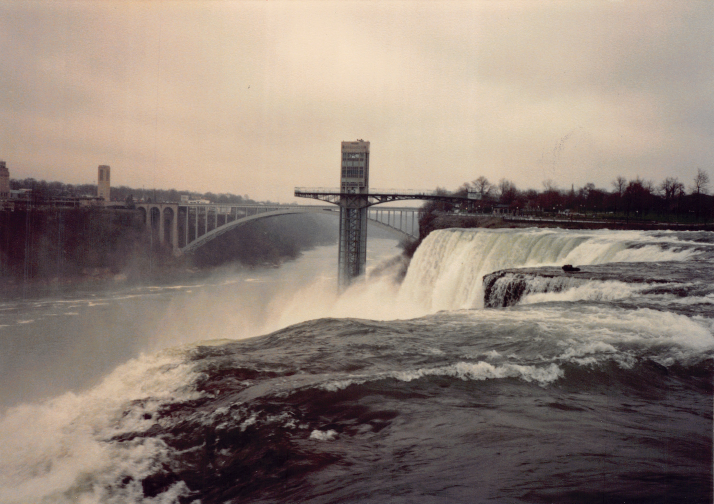 1991a_0788.jpg
