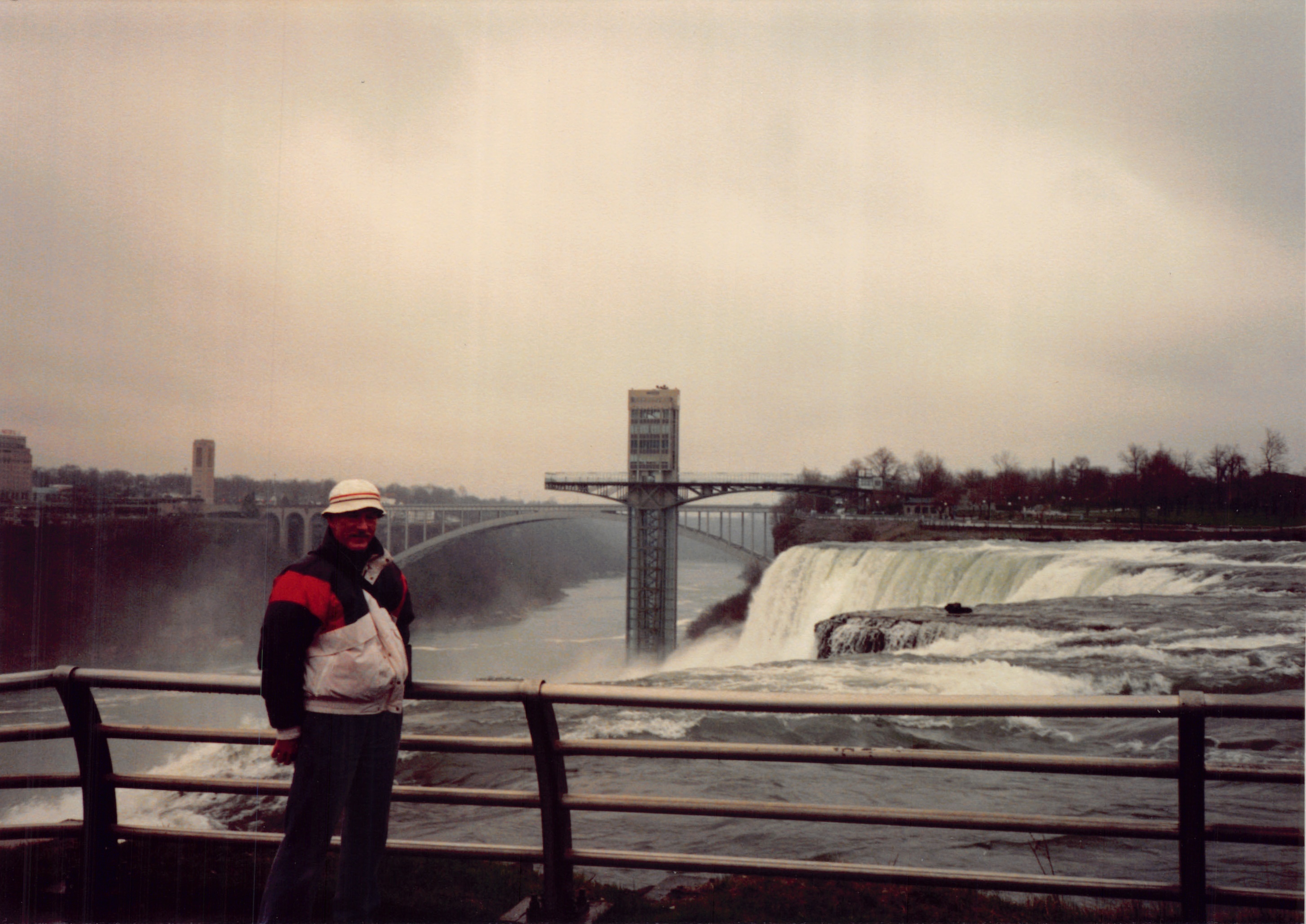 1991a_0809.jpg