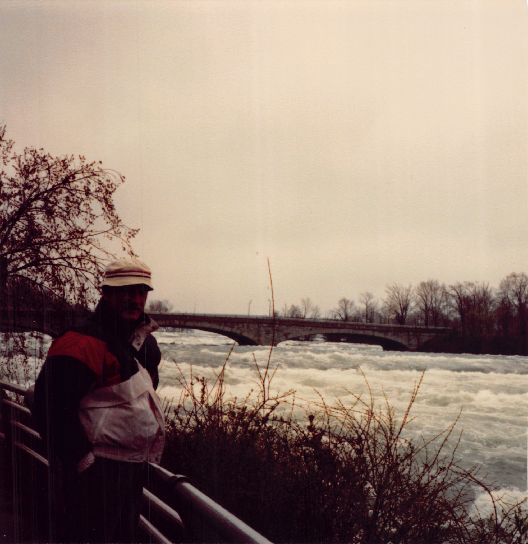 1991a_0811.jpg