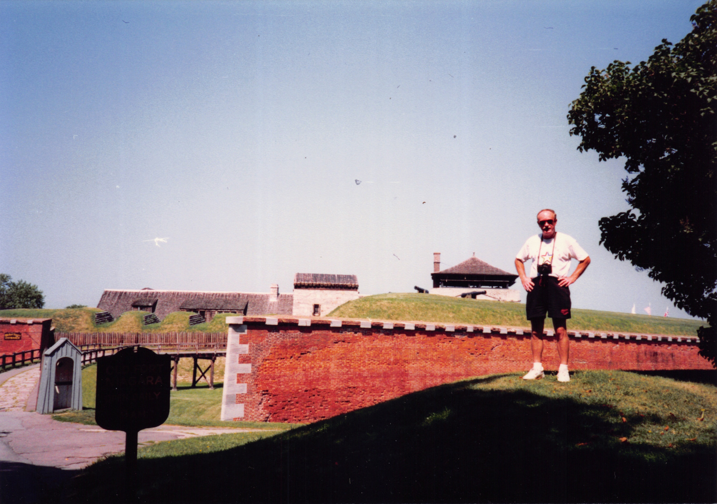 1993b_541.jpg