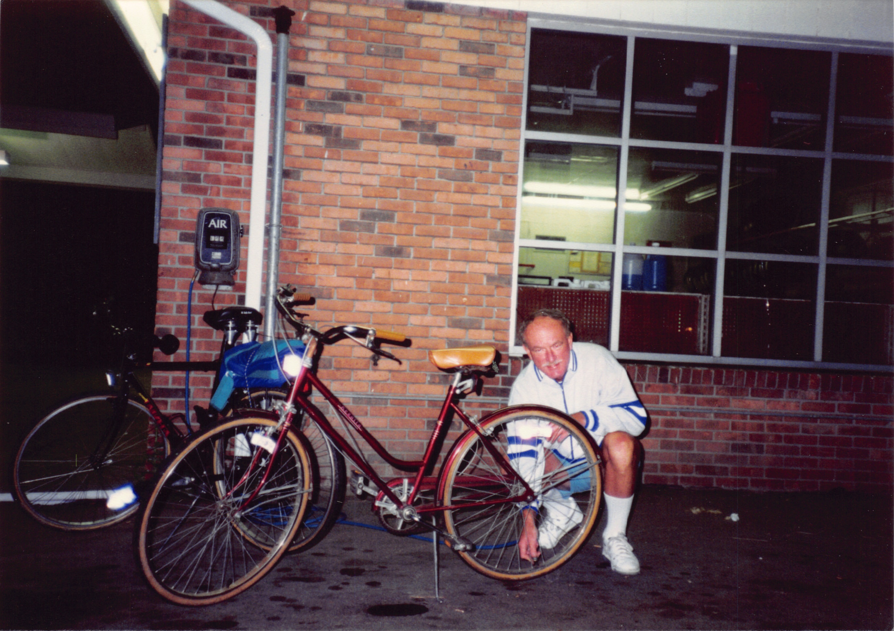1993b_545.jpg