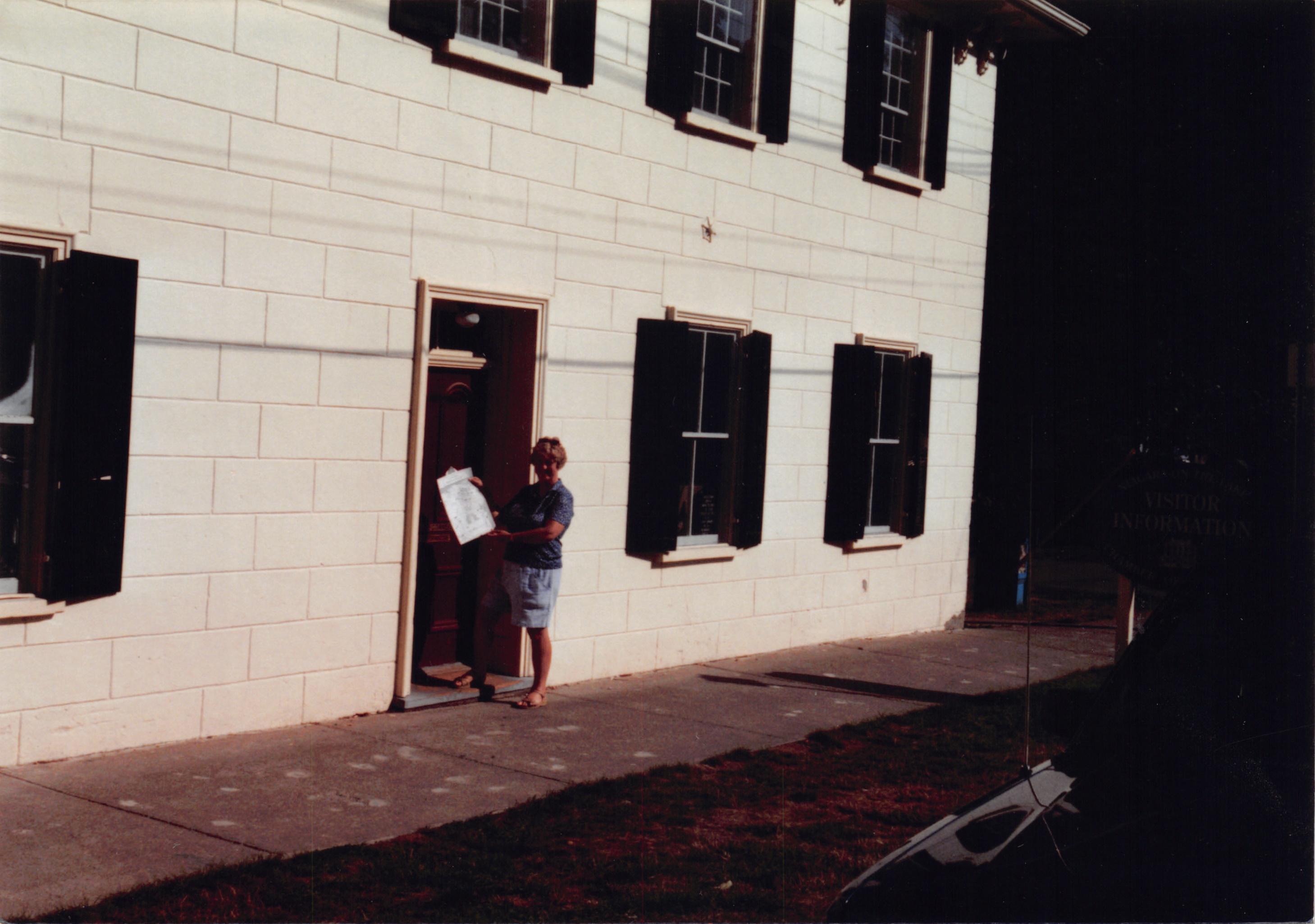 1993b_604.jpg
